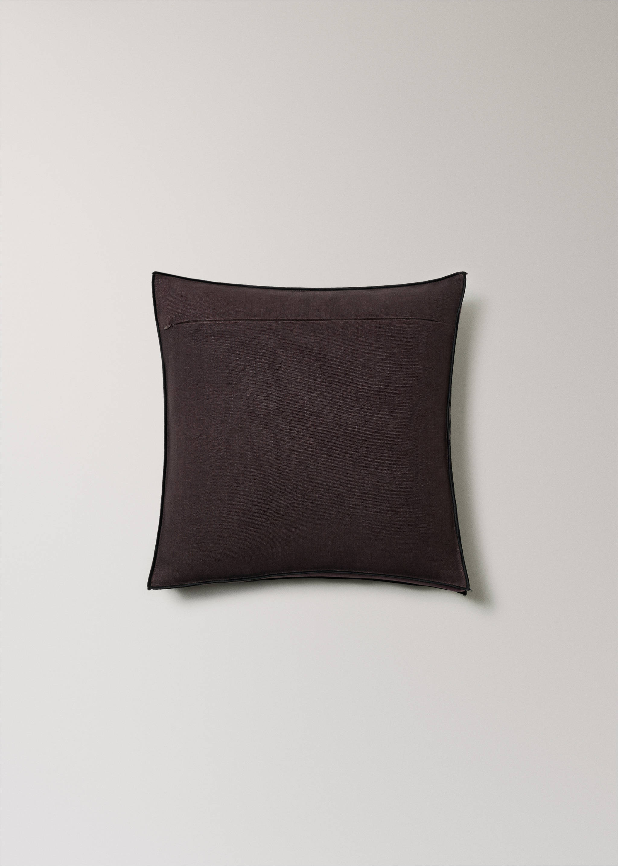 Two-tone linen cushion cover 45x45 cm - Details of the article 1, Blackberry. Ref: 17013317-00.