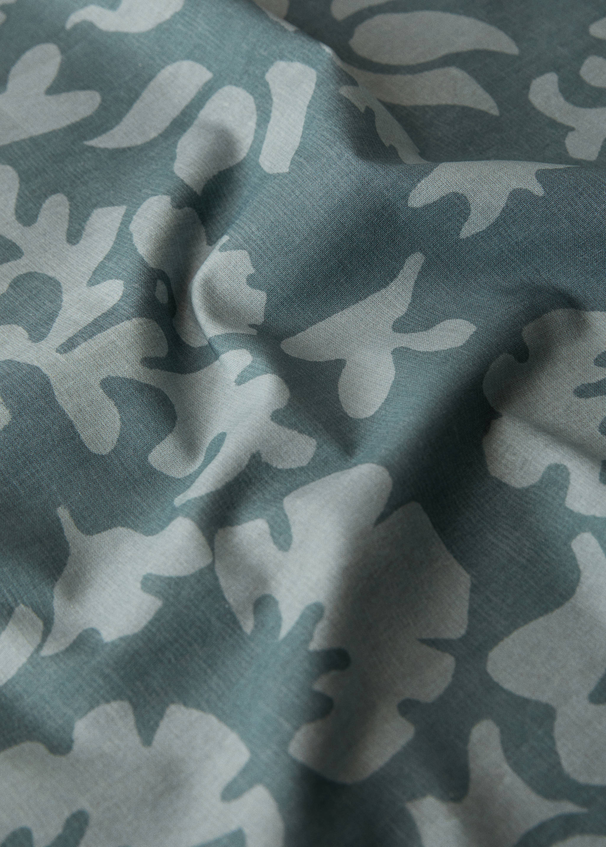 Printed canvas tablecloth for 8 to 10 diners - Details of the article 2