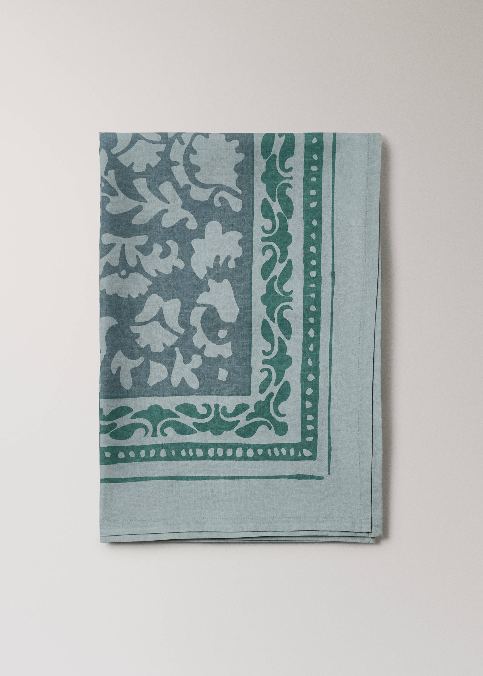 Printed canvas tablecloth for 8 to 10 diners - Article without model