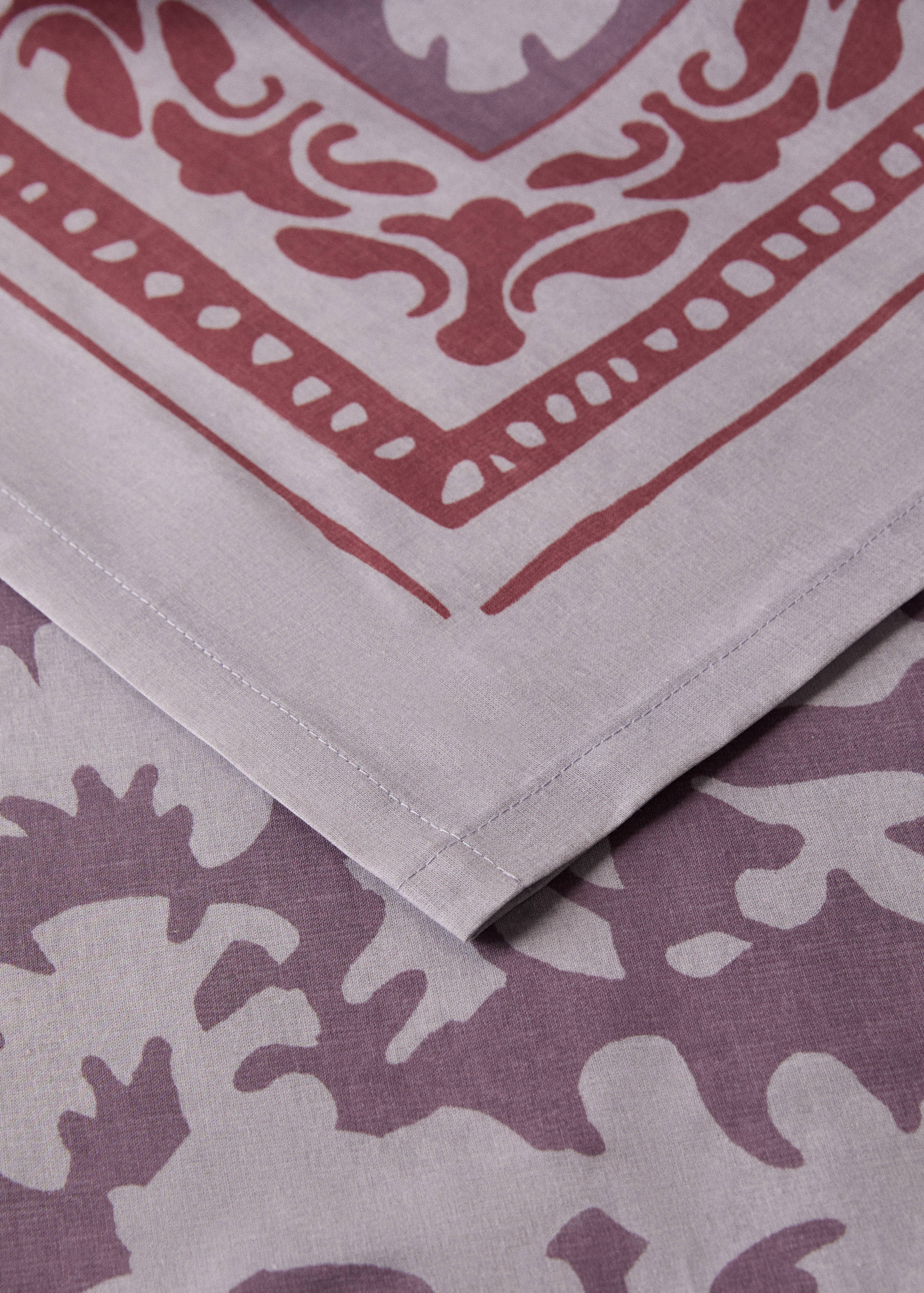 Printed canvas tablecloth for 8 to 10 diners - Details of the article 1