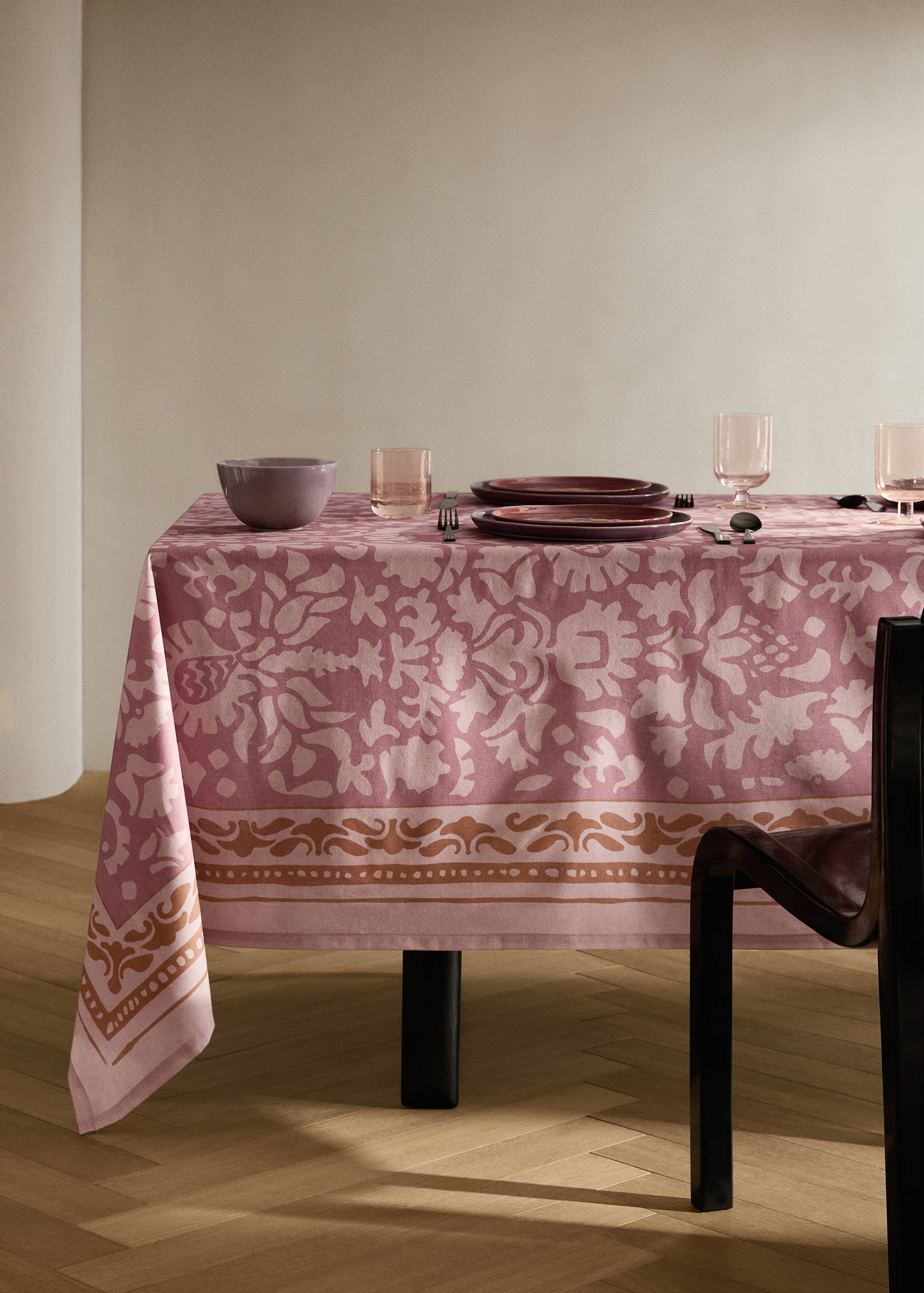 Printed canvas tablecloth for 8 to 10 diners - General plane