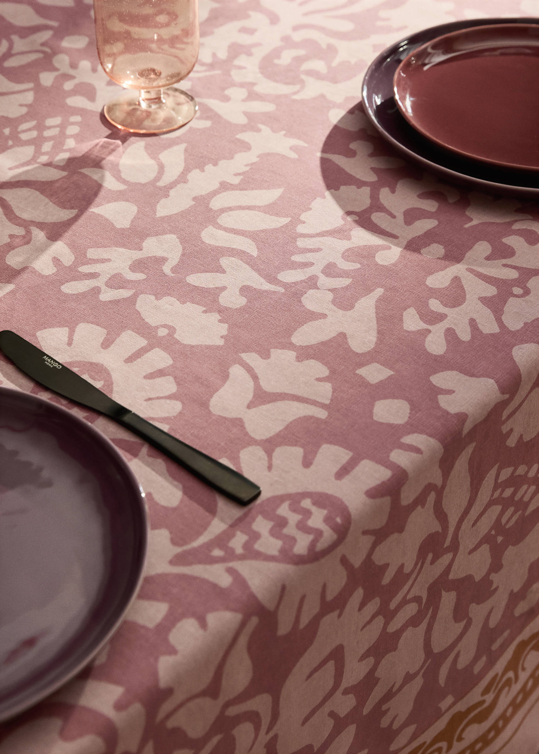 Printed canvas tablecloth for 8 to 10 diners - Details of the article 7