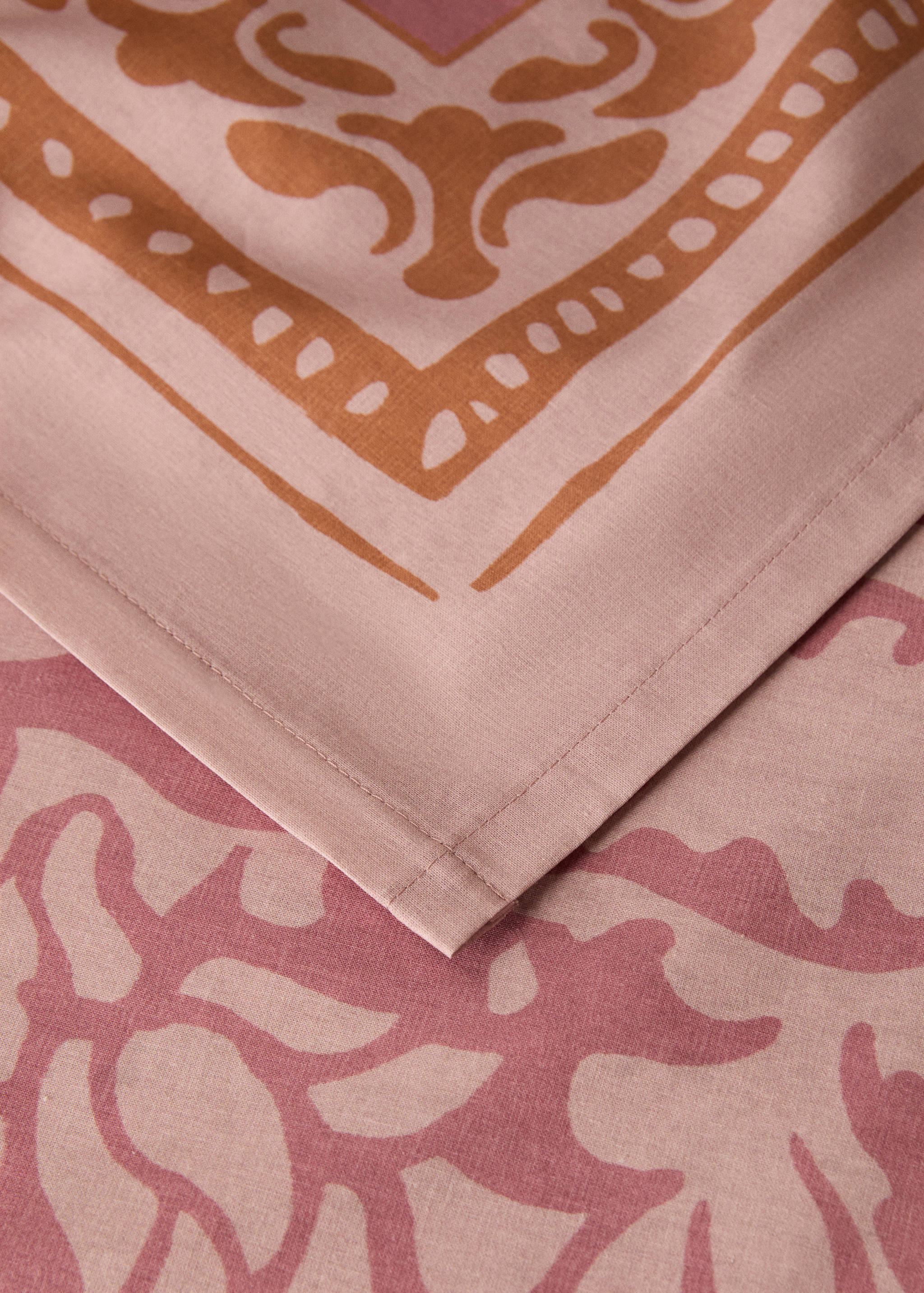 Printed canvas tablecloth for 8 to 10 diners - Details of the article 1