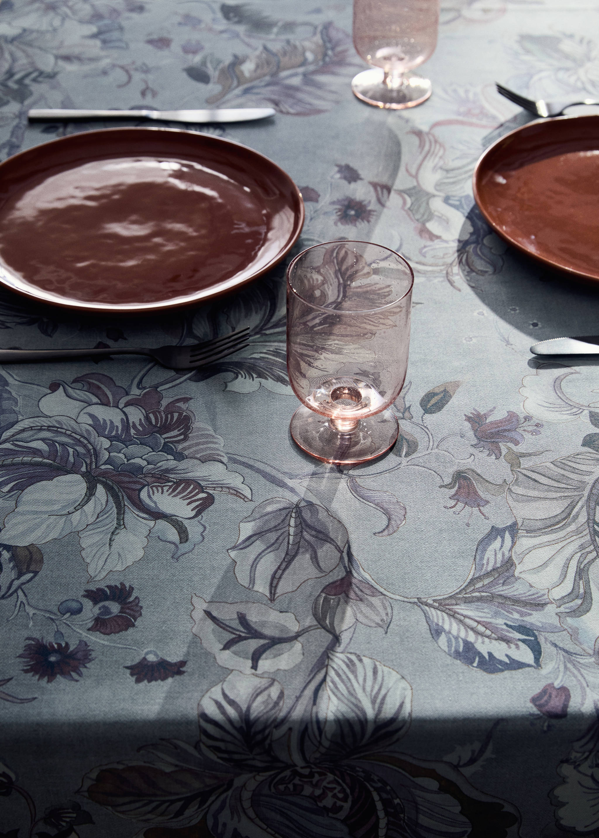 Nappe en coton motif floral pour 6 à 8 convives - Détail de l'article 7
