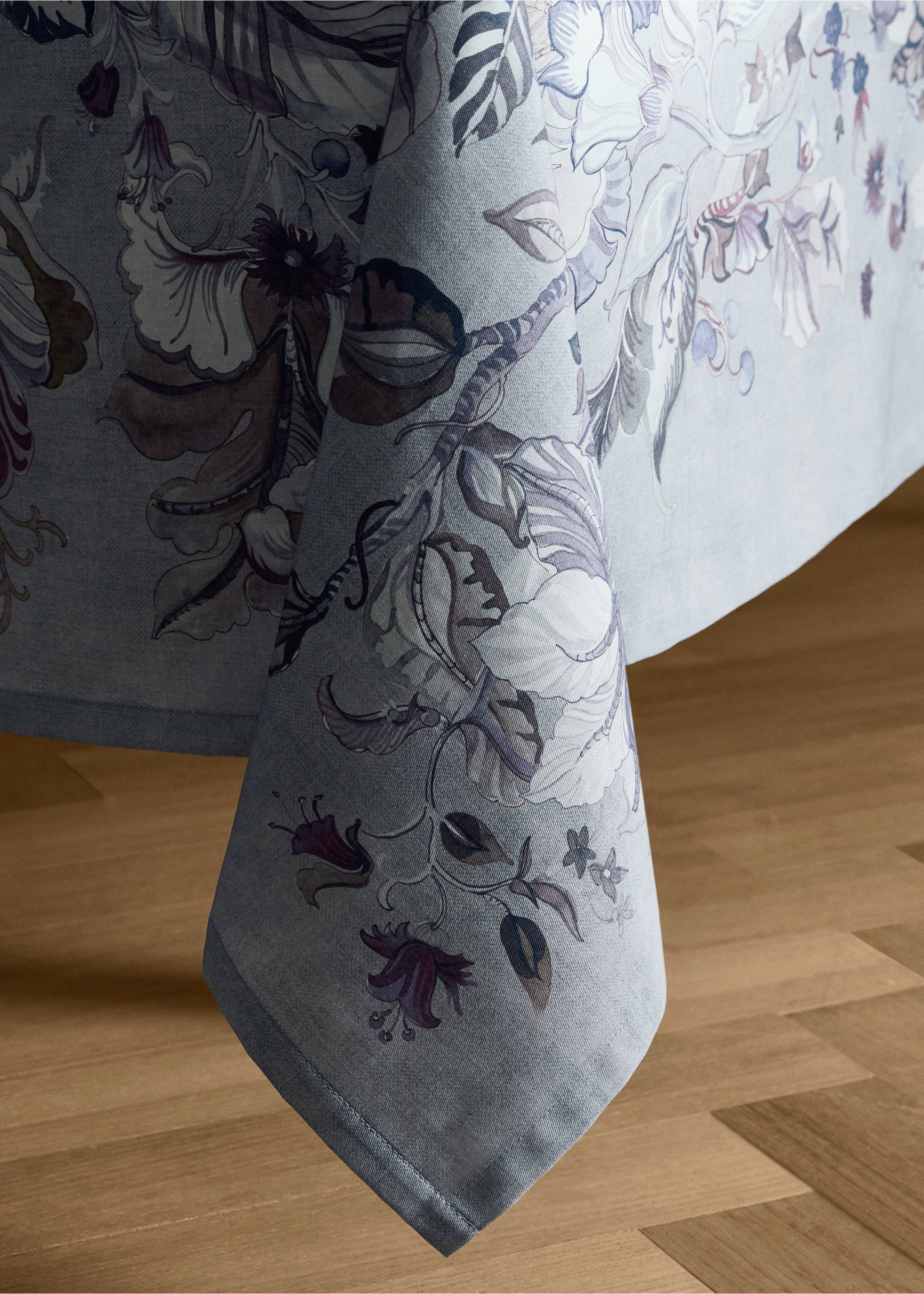 Nappe en coton motif floral pour 6 à 8 convives - Détail de l'article 8, Bleu encre. Ref: 17013330-00.
