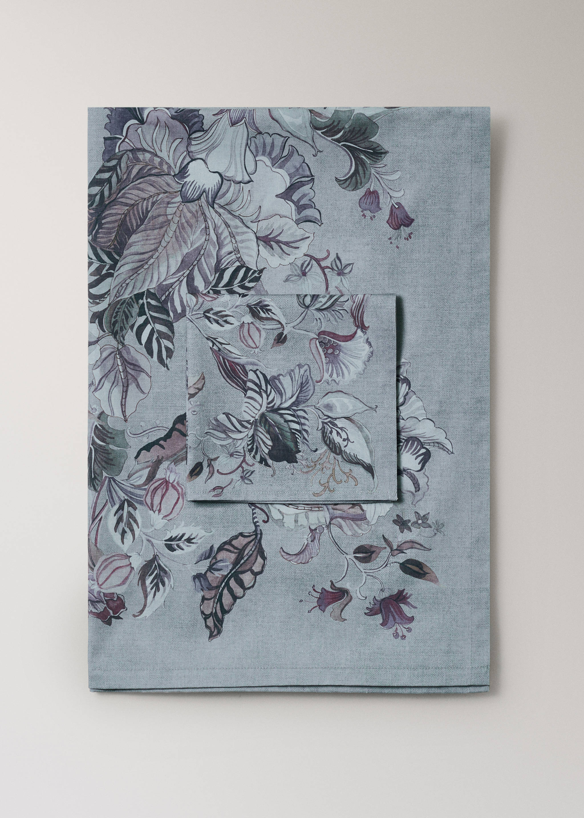 Nappe en coton motif floral pour 6 à 8 convives - Article sans modèle