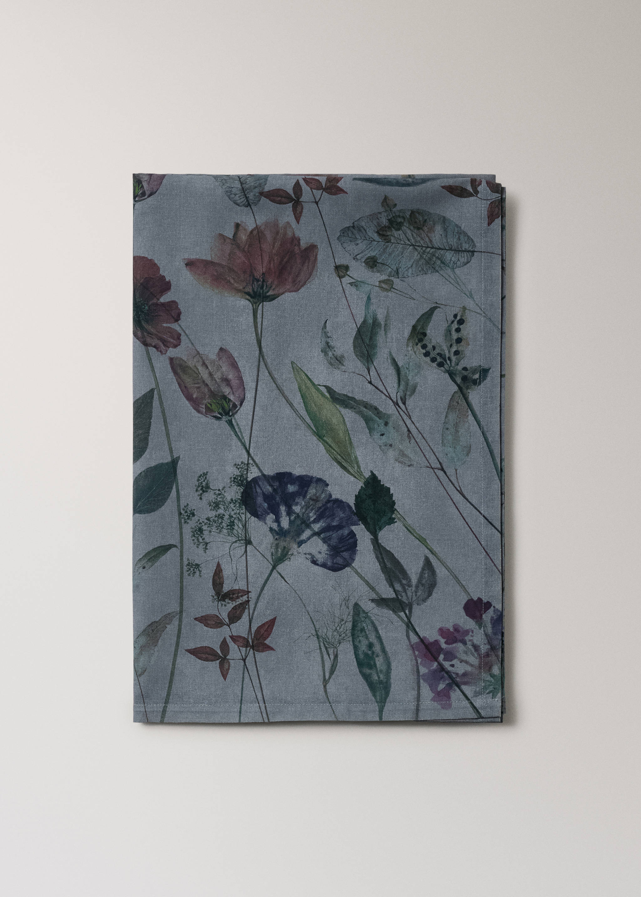 Cotton linen floral-print tablecloth for 6 to 8 diners - Article without model