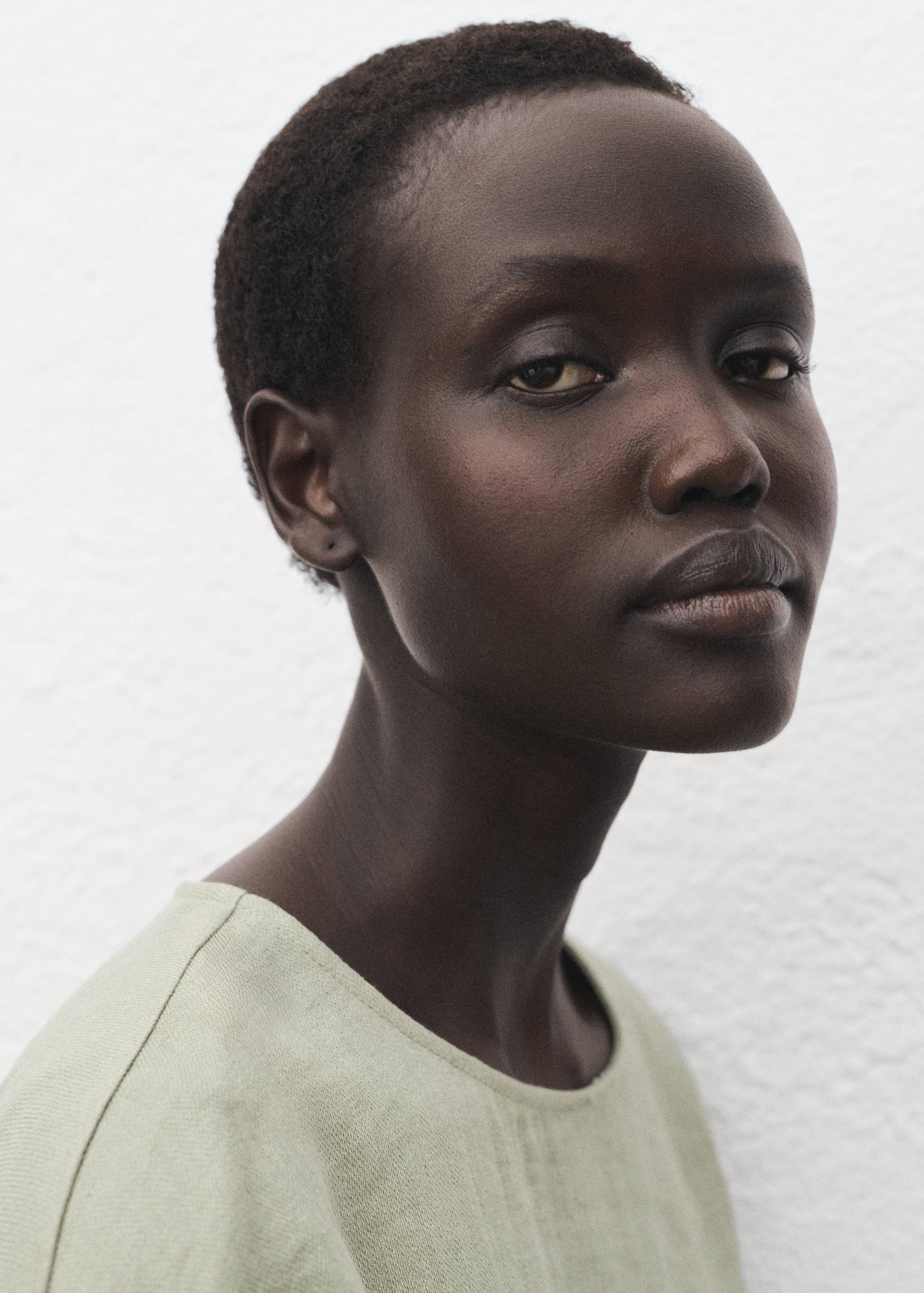 Oversized blouse with turn-up sleeves - Details of the article 1