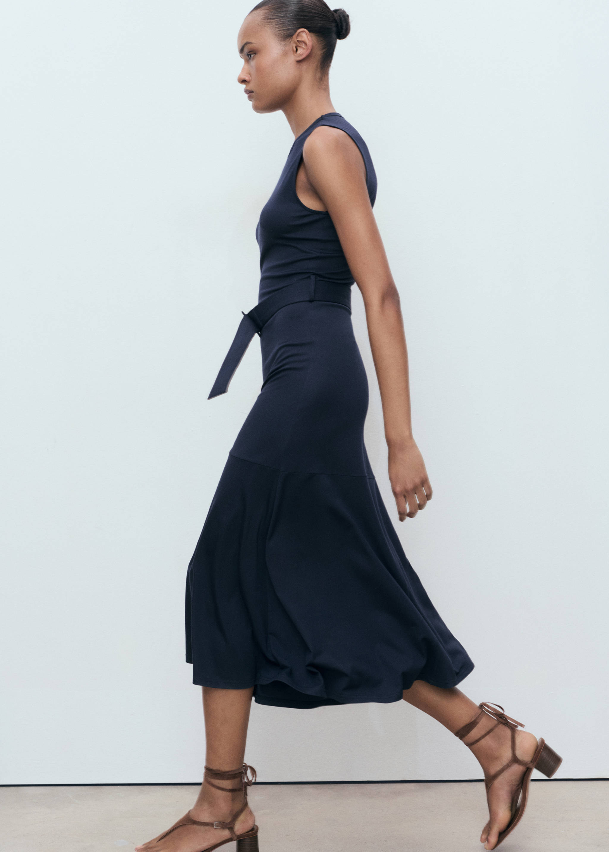 Vestido midi cinturón - Detalle del artículo 2