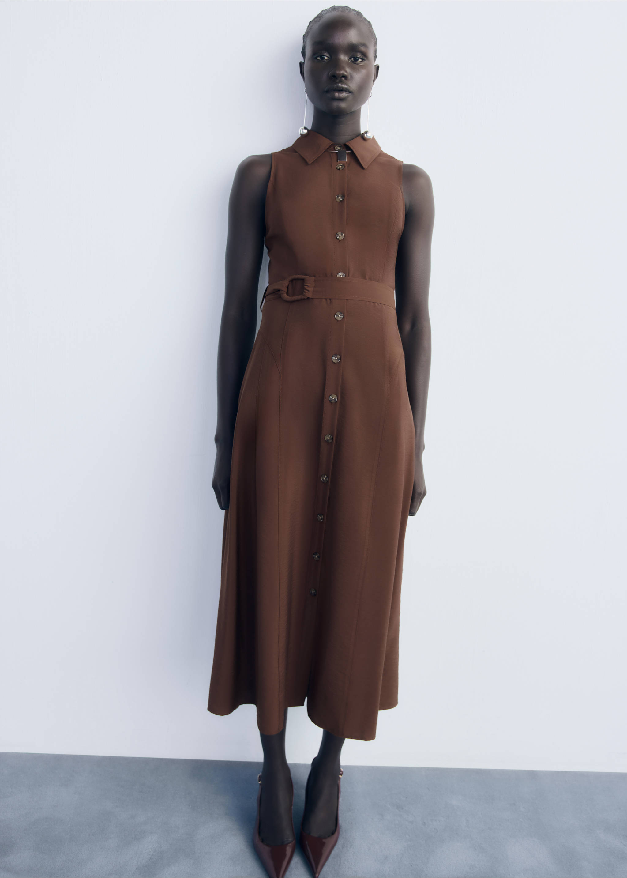 Hemdkleid mit Gürtel - Allgemeine Ansicht, Braun. Ref: 17014085-00.