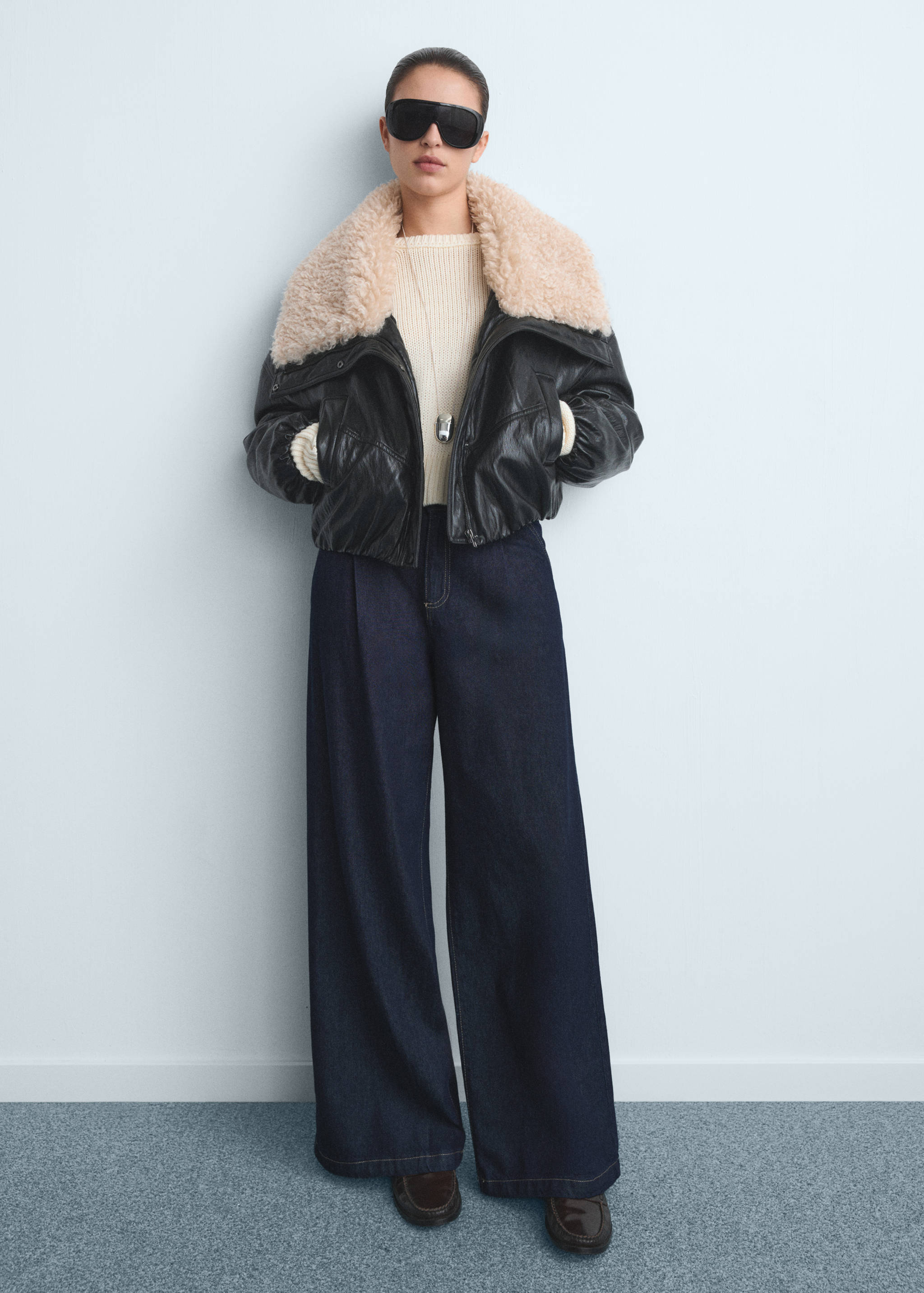 Wide leg pleated jeans - General plane