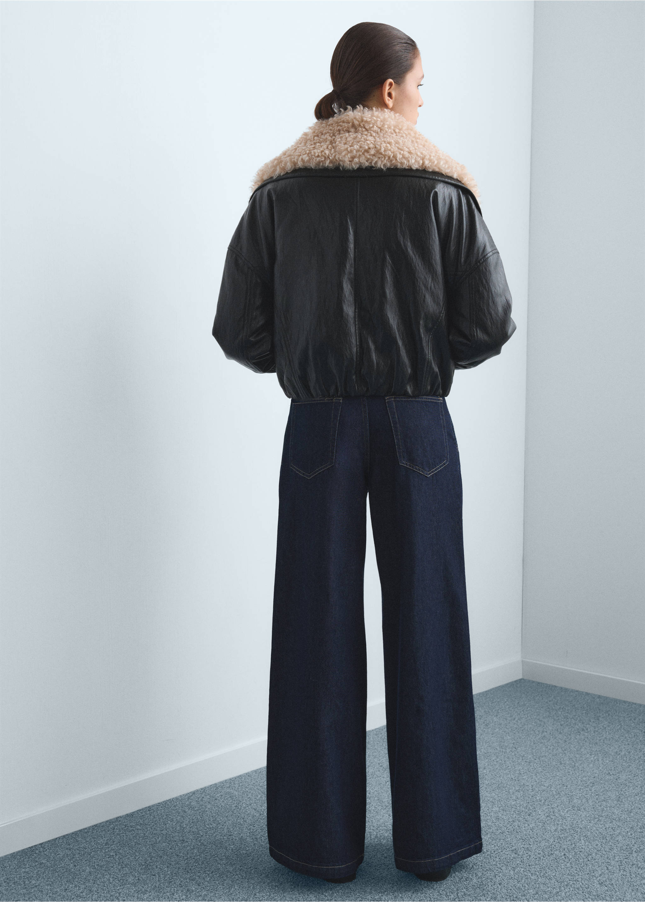 Wide leg pleated jeans - Reverse of the article, Dark Blue. Ref: 17014096-00.