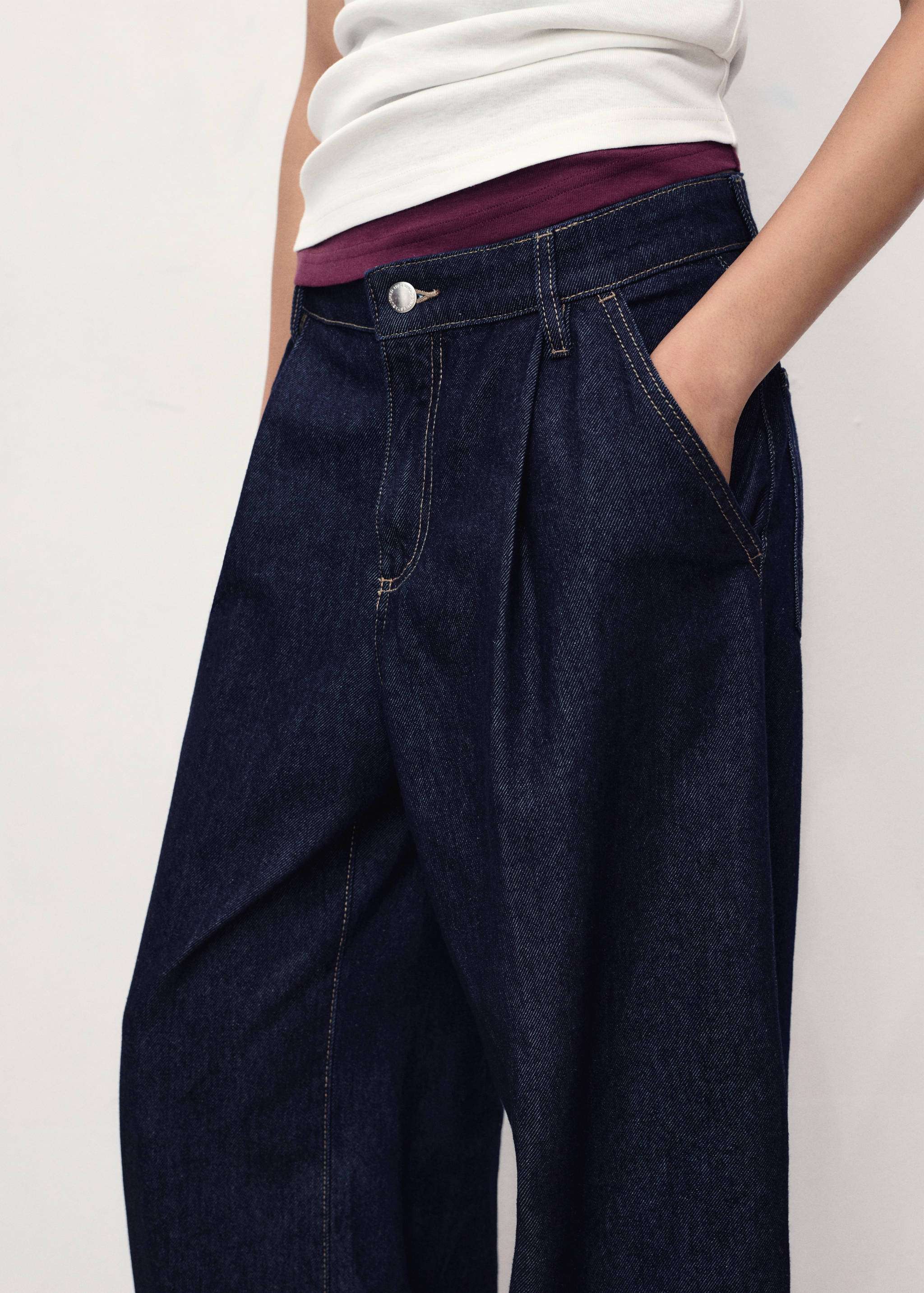 Wide leg pleated jeans - Details of the article 3, Dark Blue. Ref: 17014096-00.