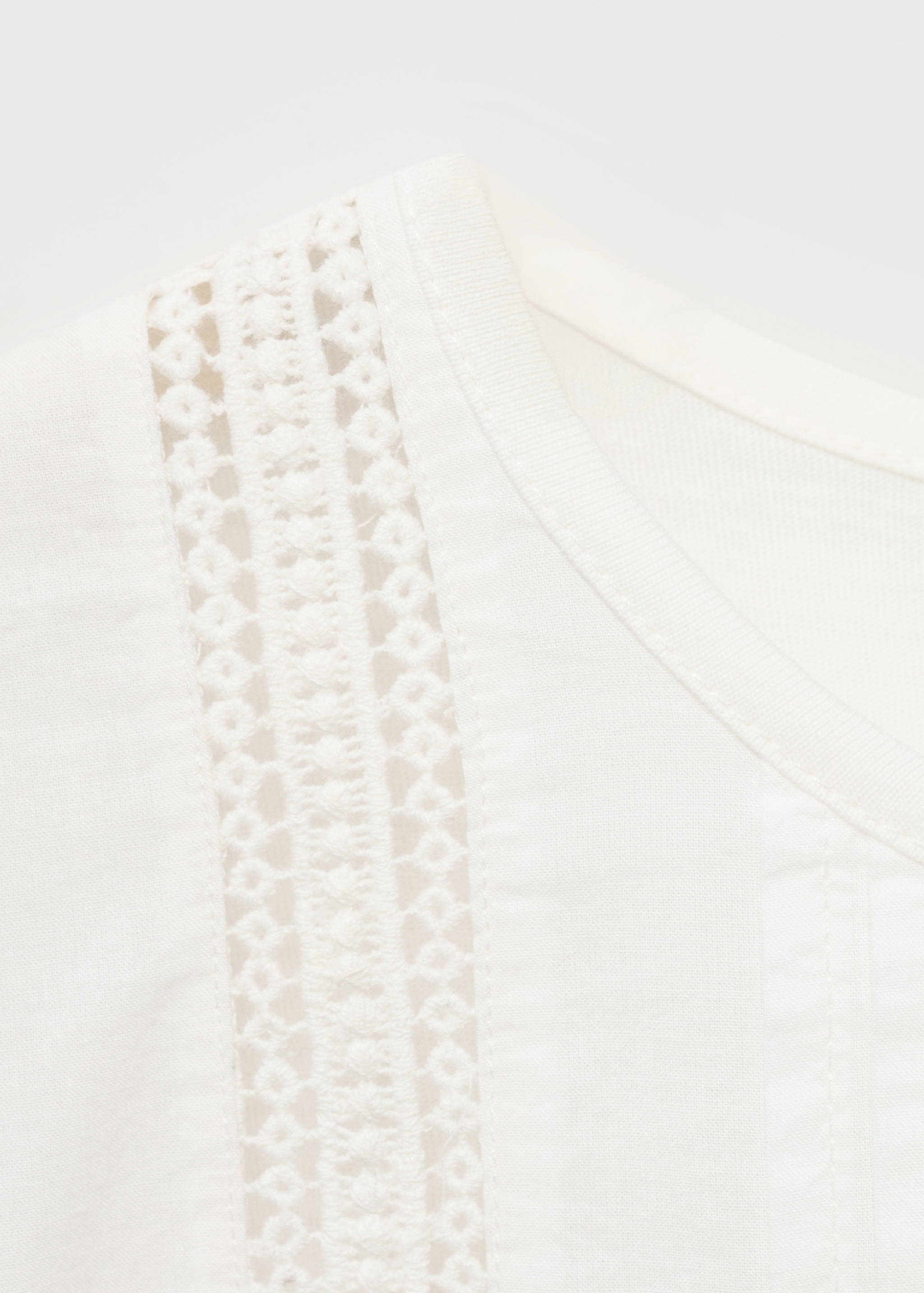 Cotton t-shirt with openwork detail - Details of the article 8
