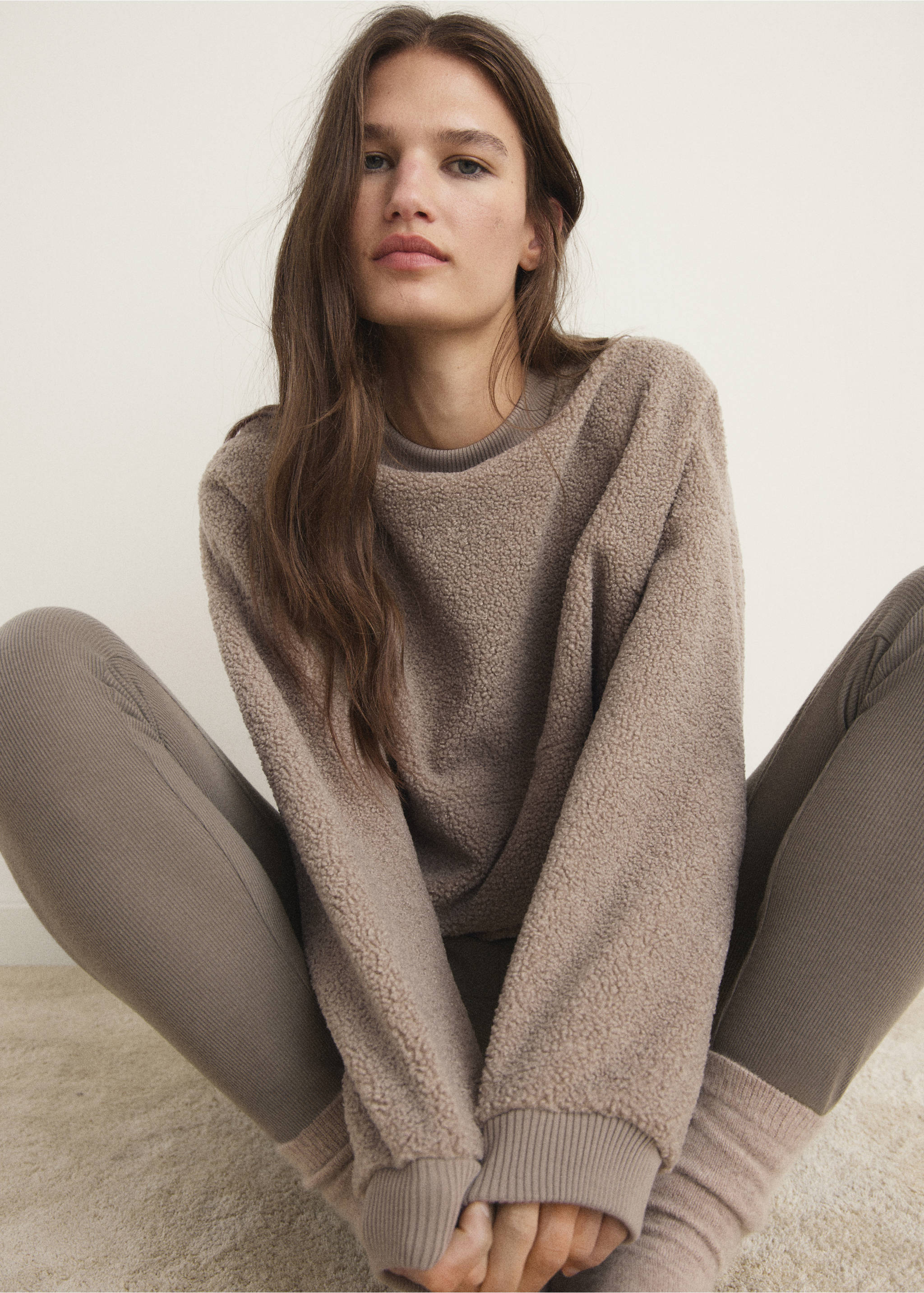 Shearling pyjama sweatshirt - Details of the article 2, Medium Brown. Ref: 17014106-00.