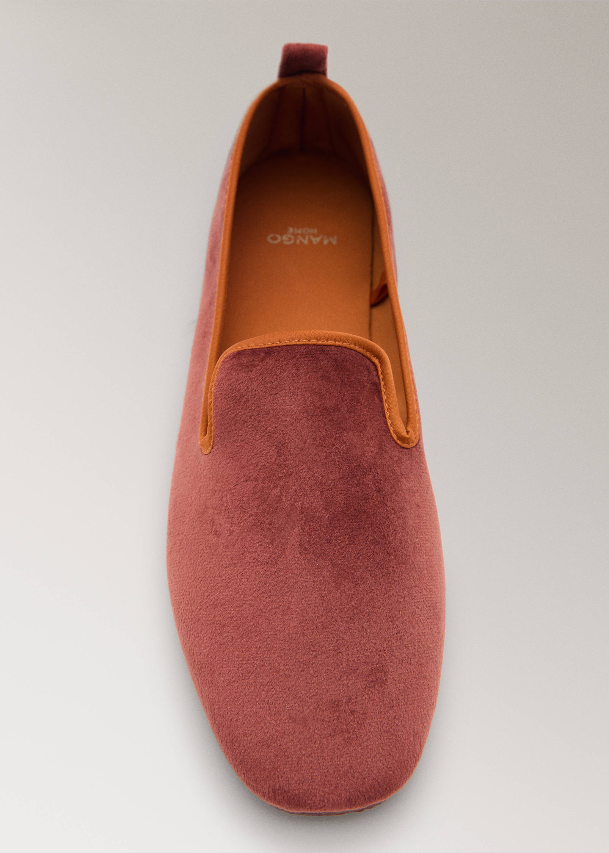Velour slippers with piping - Details of the article 2, Brown. Ref: 17014107-00.