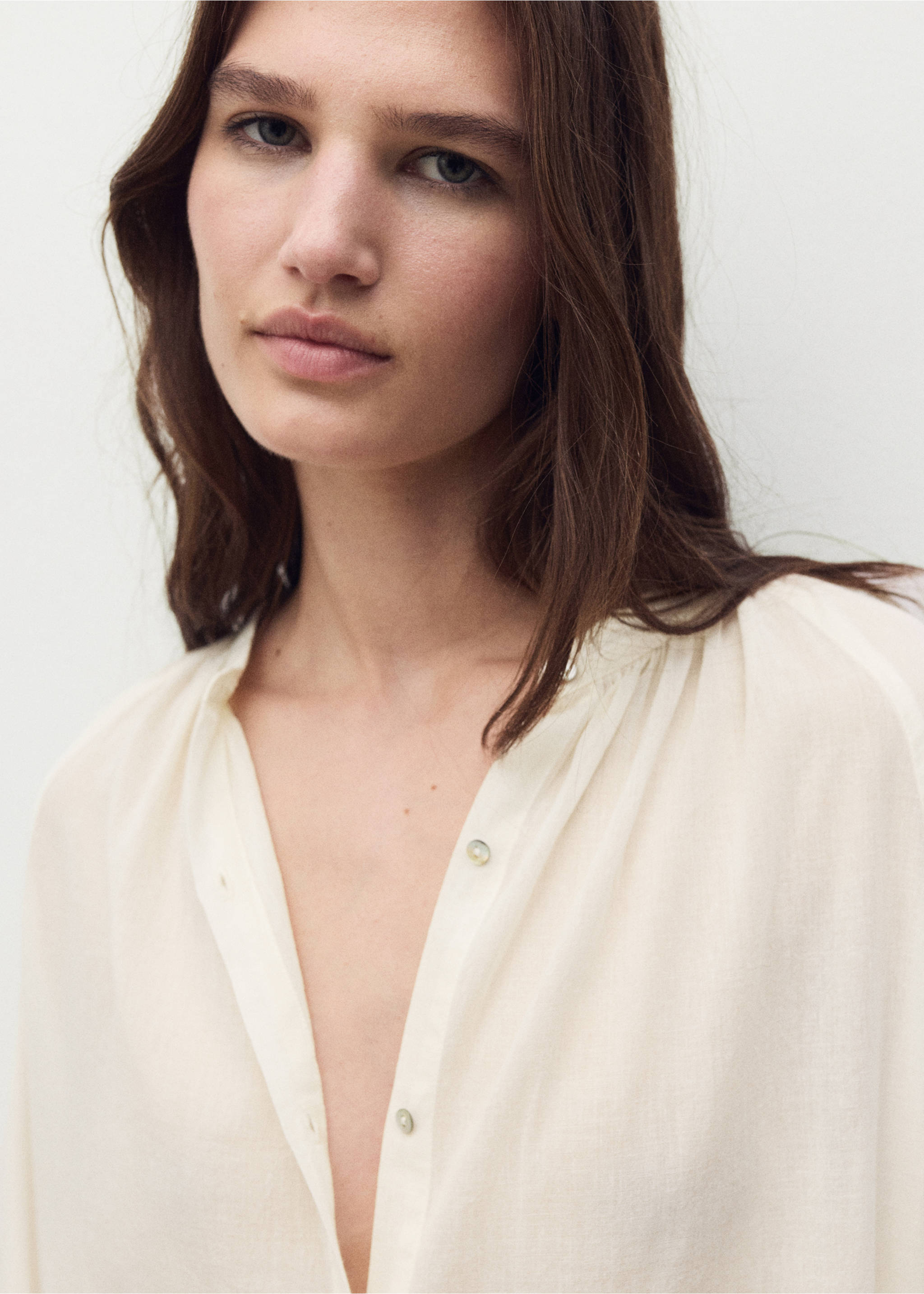 Cotton tunic with buttons - Details of the article 1, Ivory White. Ref: 17014110-00.