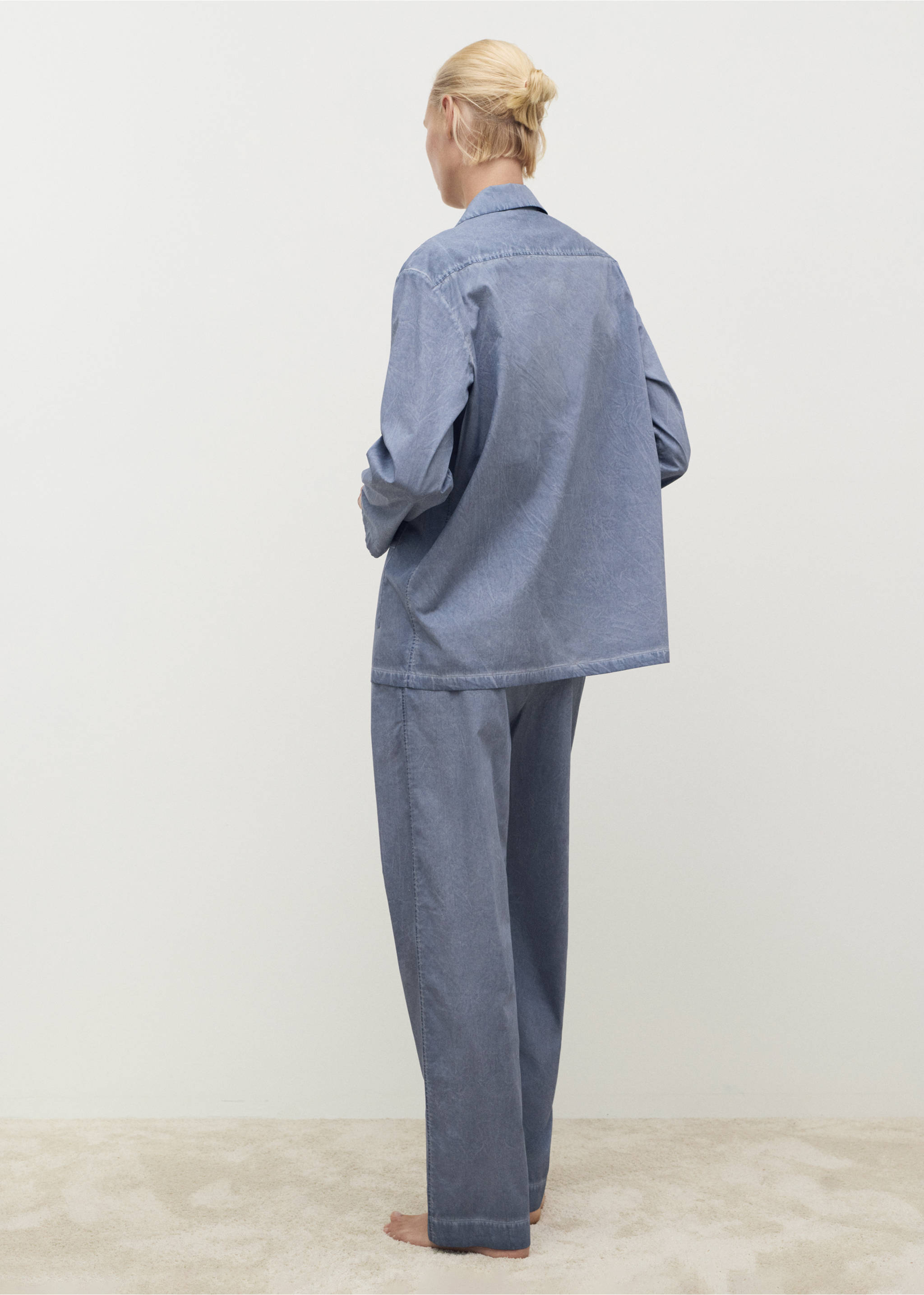 Garment-dyed cotton long trousers - Reverse of the article, Ink Blue. Ref: 17014112-00.