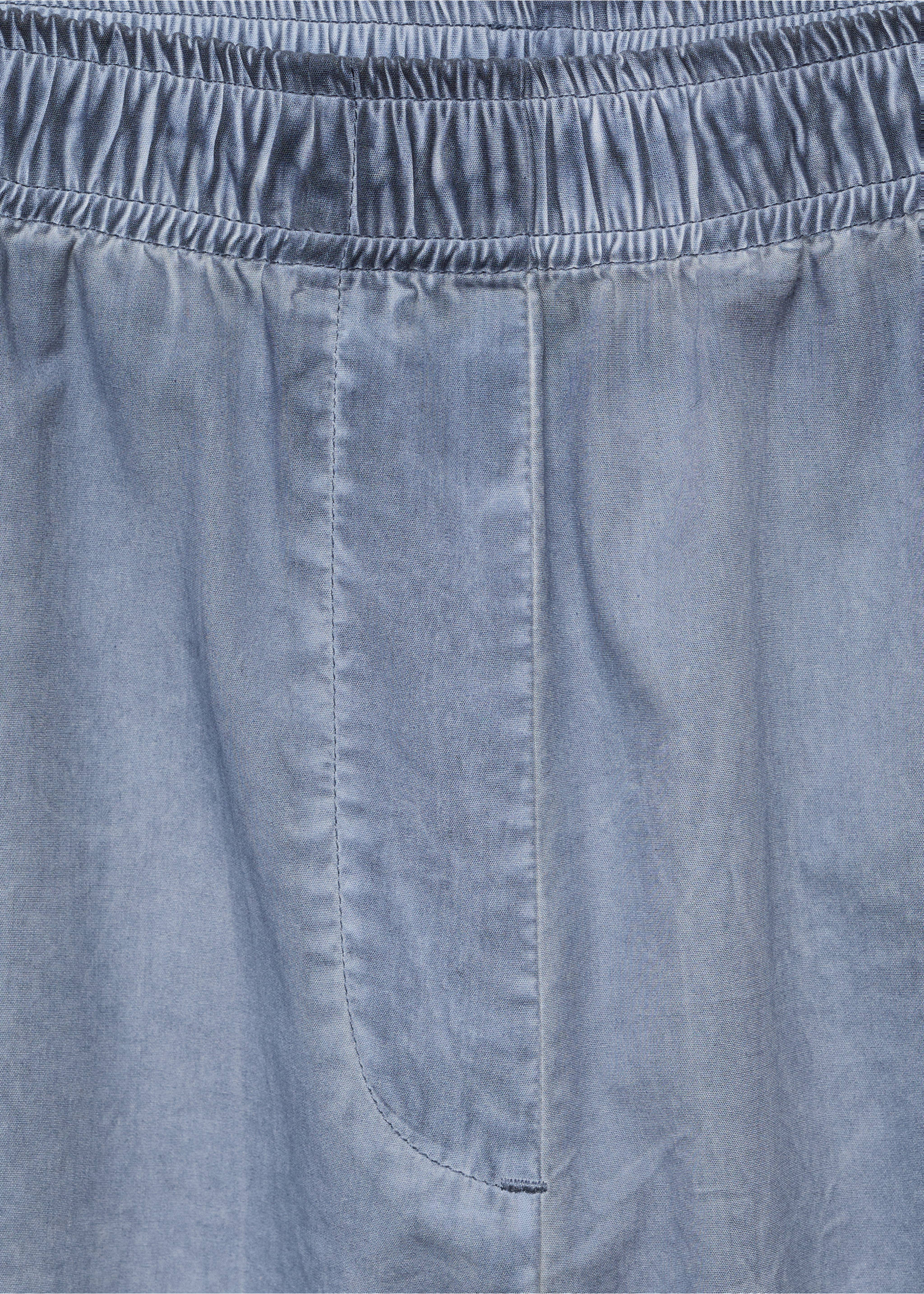 Garment-dyed cotton long trousers - Details of the article 8, Ink Blue. Ref: 17014112-00.
