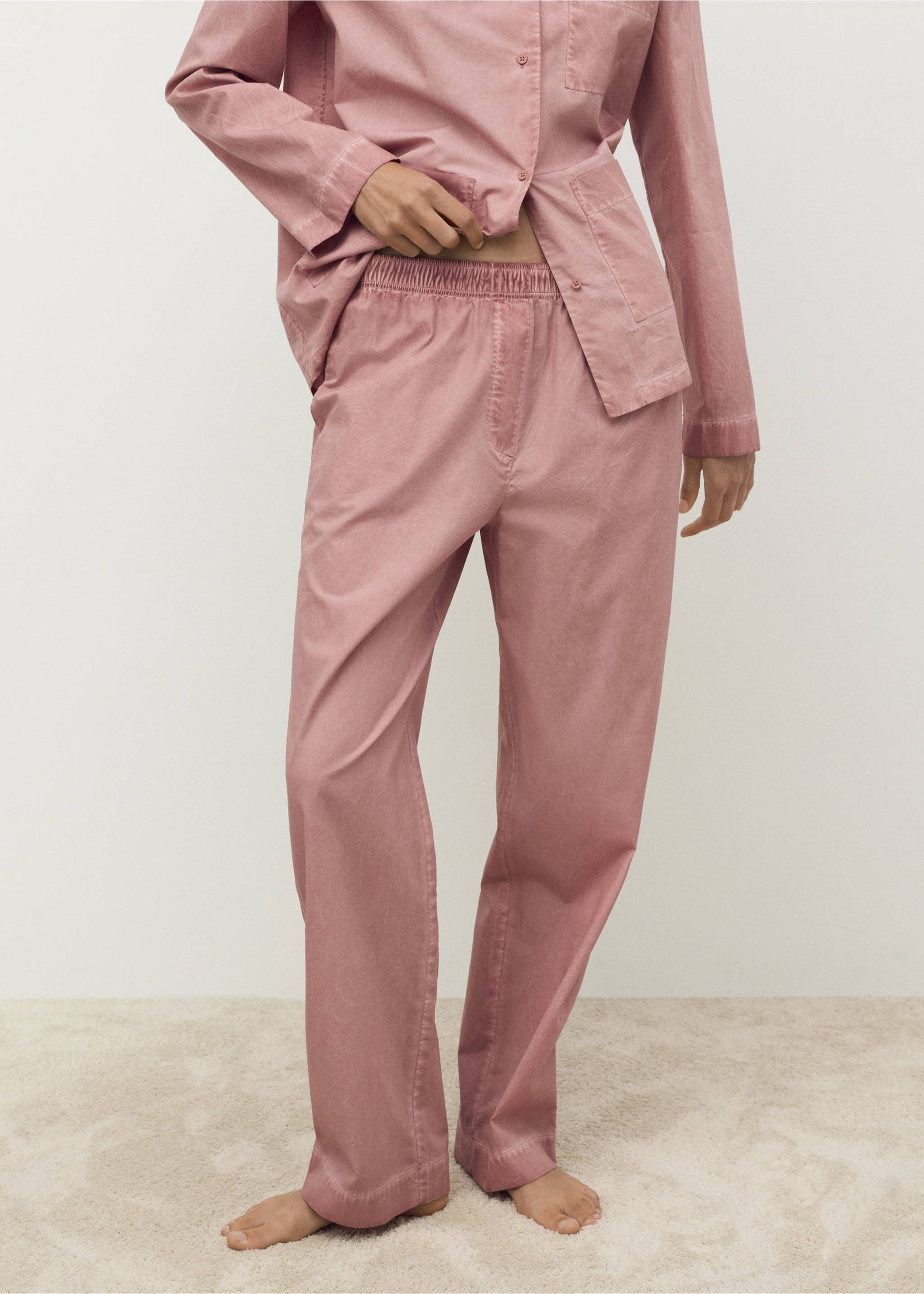 Garment-dyed cotton long trousers - Medium plane, Medium Pink. Ref: 17014112-00.