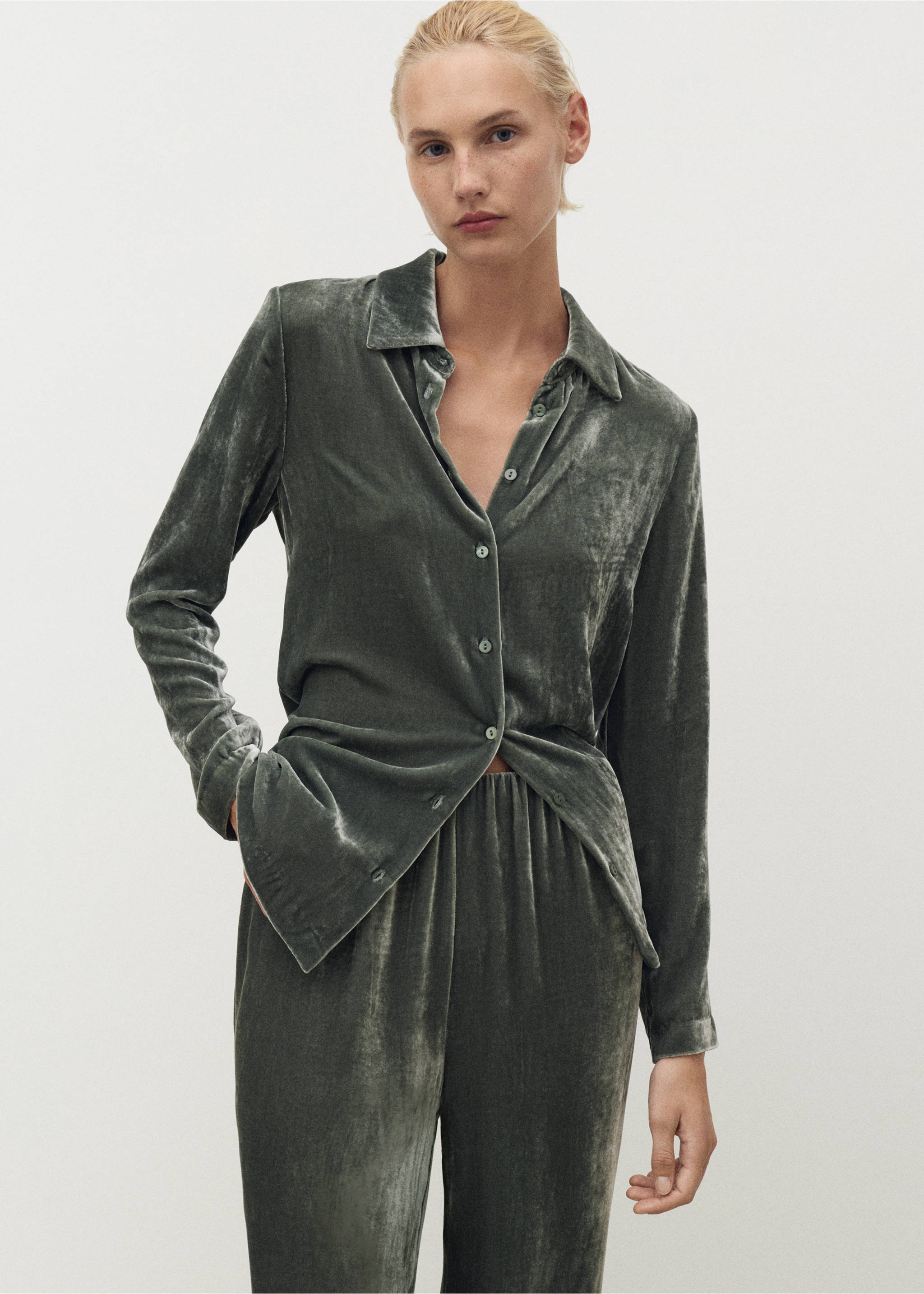 Silk velvet trousers - Details of the article 1, Green. Ref: 17014114-00.