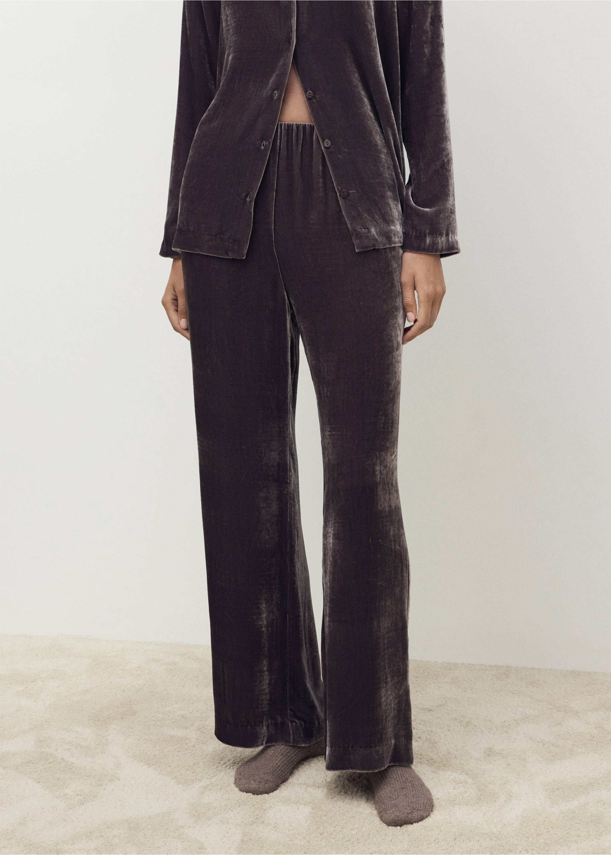Silk velvet trousers - Medium plane, Blackberry. Ref: 17014114-00.