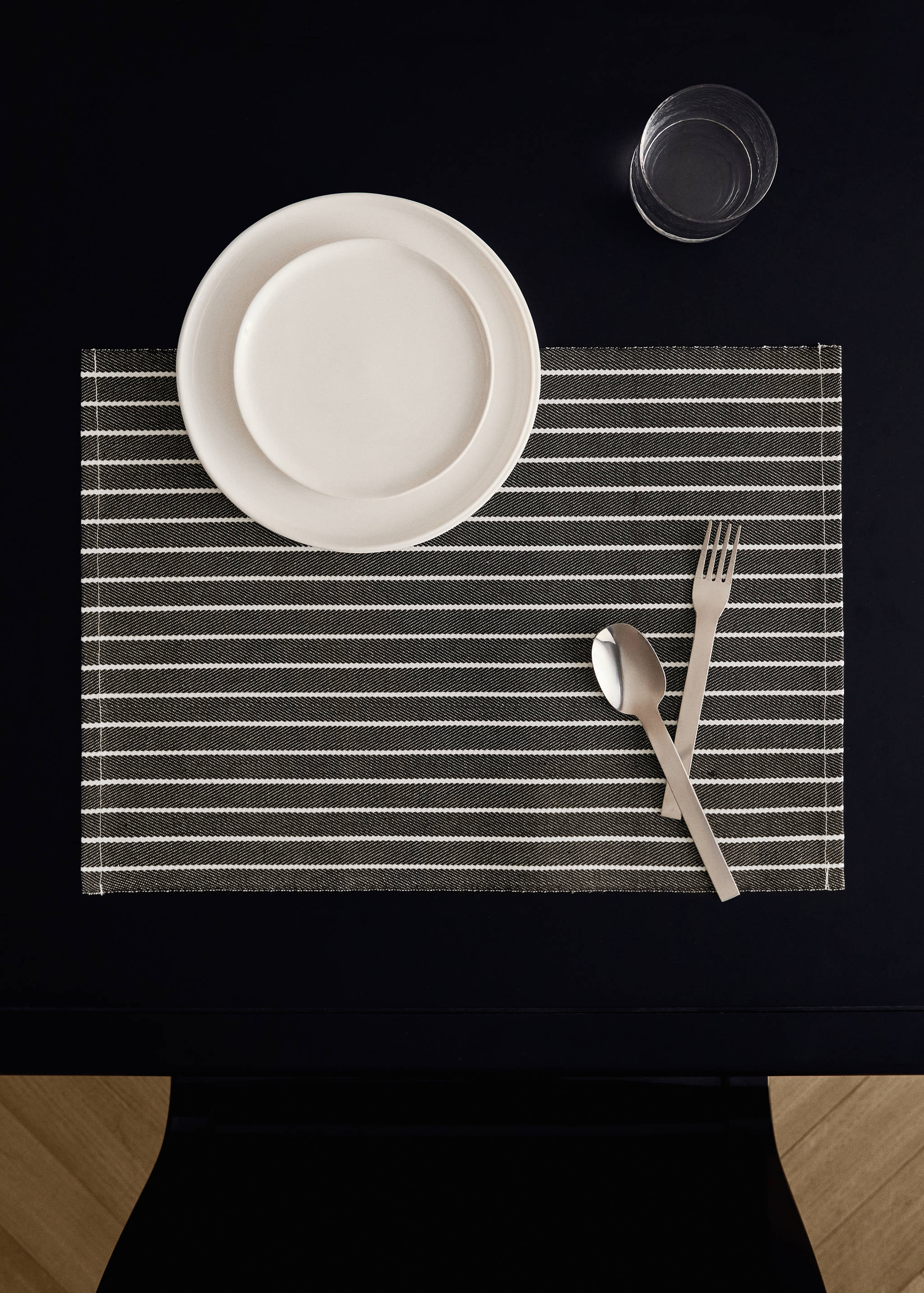 Cotton striped placemats - General plane