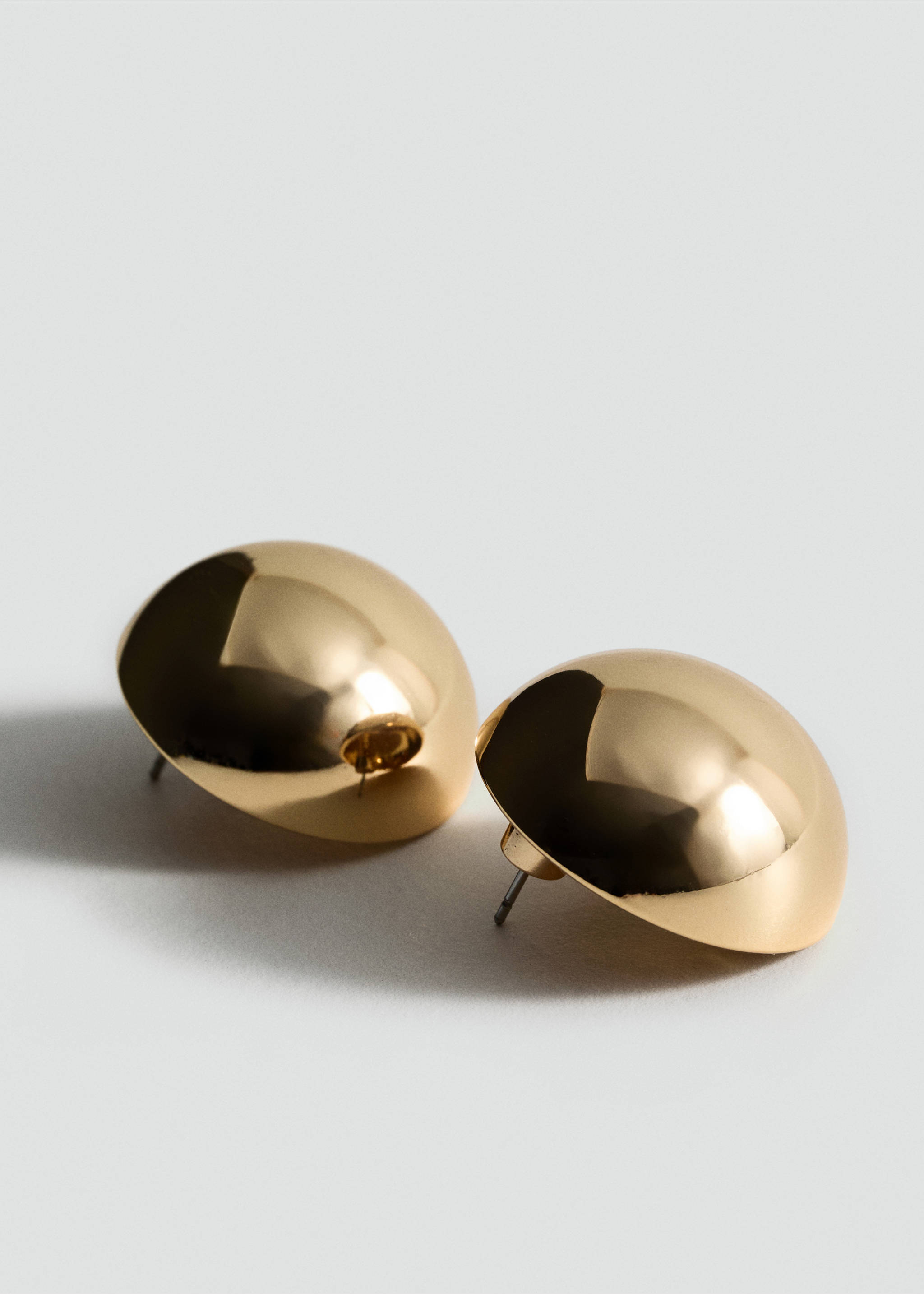 Boucles d'oreilles rondes volume - Plan moyen, Or. Ref: 17014132-00.