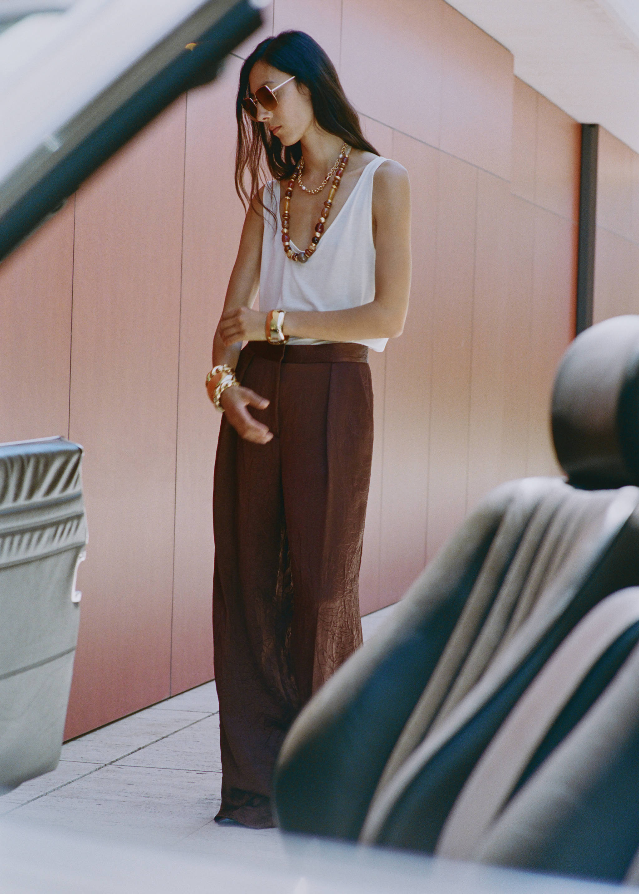 Straight-leg crinkled-effect trousers - Details of the article 7