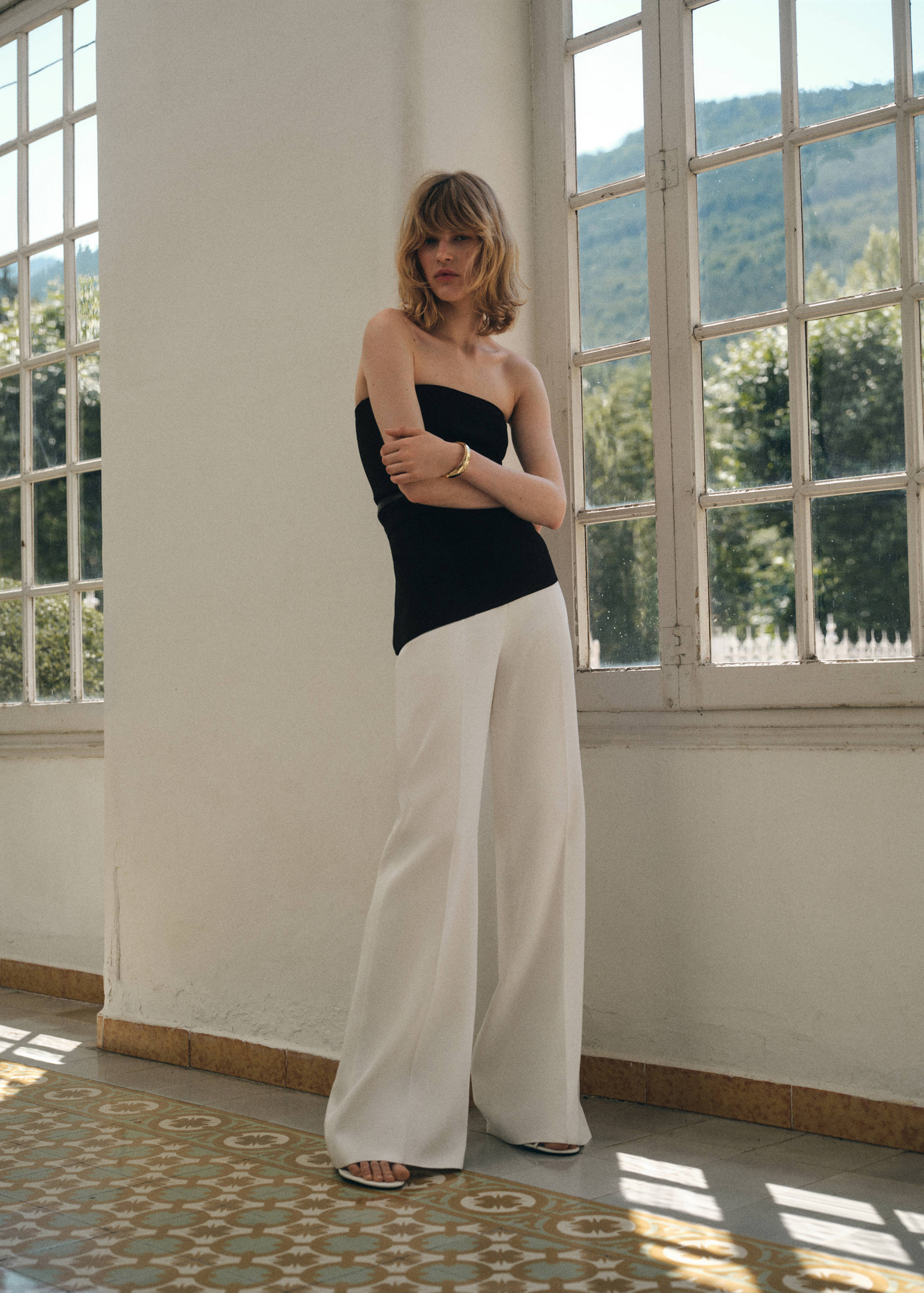 Long flared trousers - General plane
