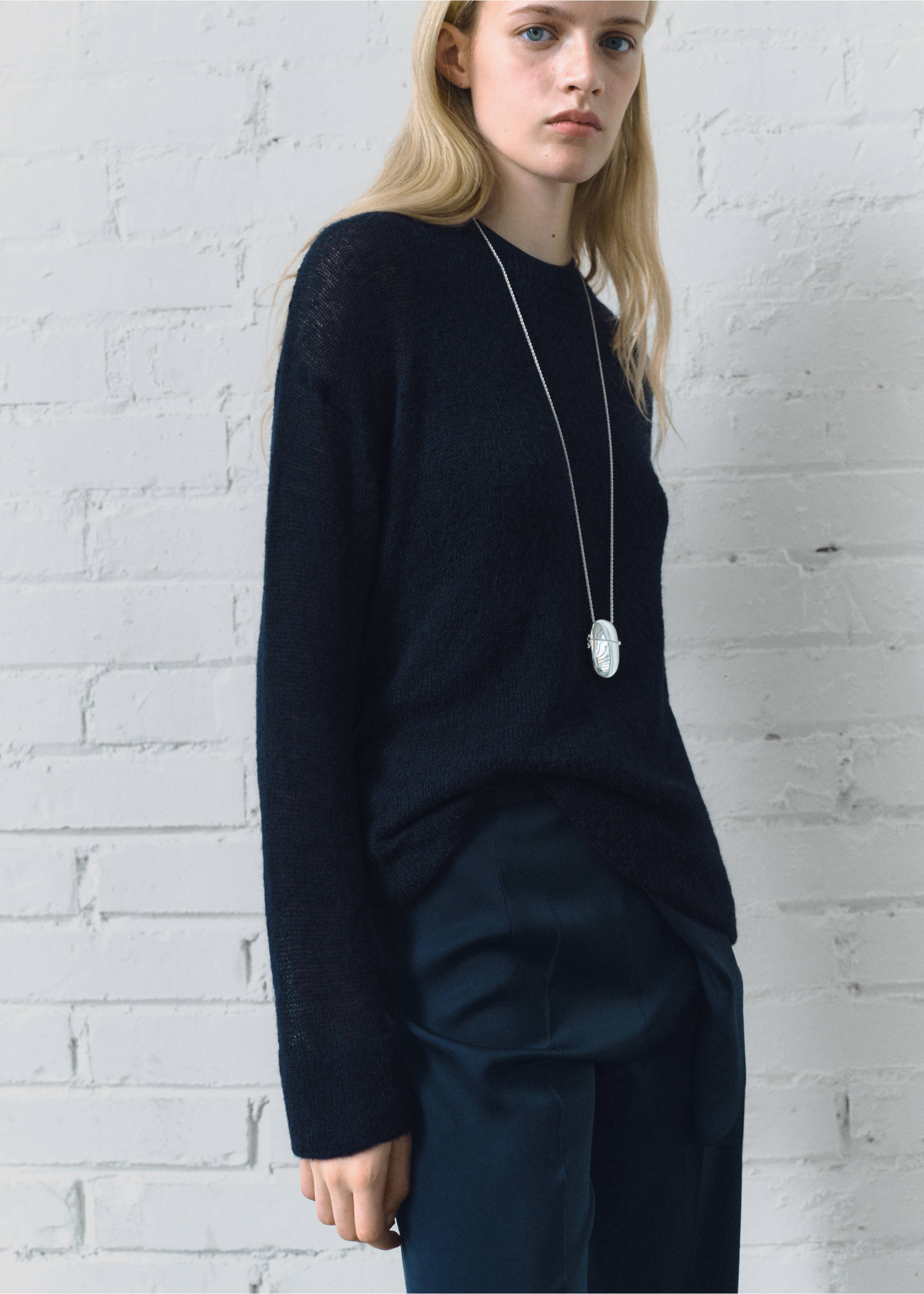 Long flared trousers - Details of the article 1, Navy. Ref: 17014149-00.
