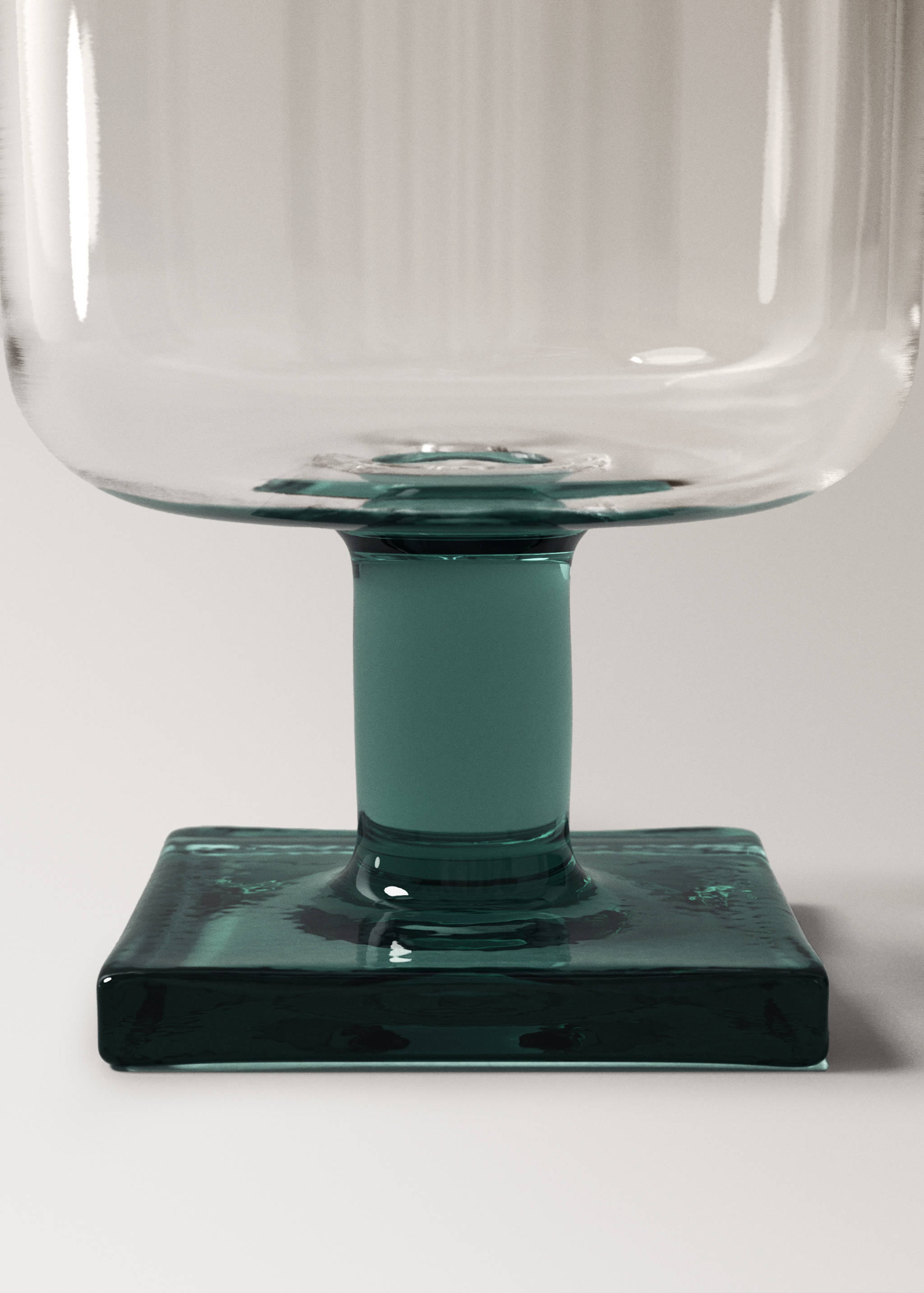 Borosilicate stem glass with coloured base - Details of the article 1
