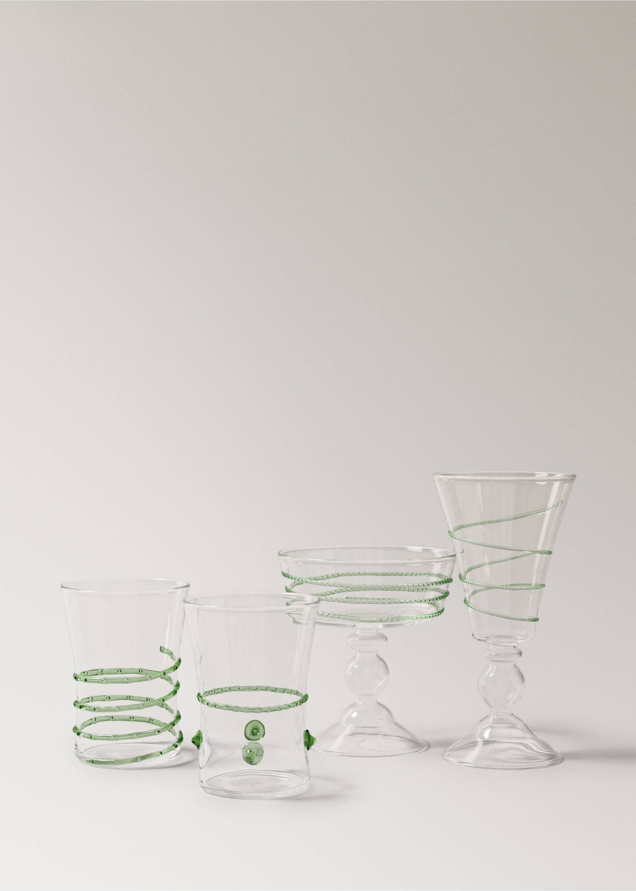 Borosilicate glass vase with dot texture - Details of the article 3, Off White. Ref: 17014446-00.