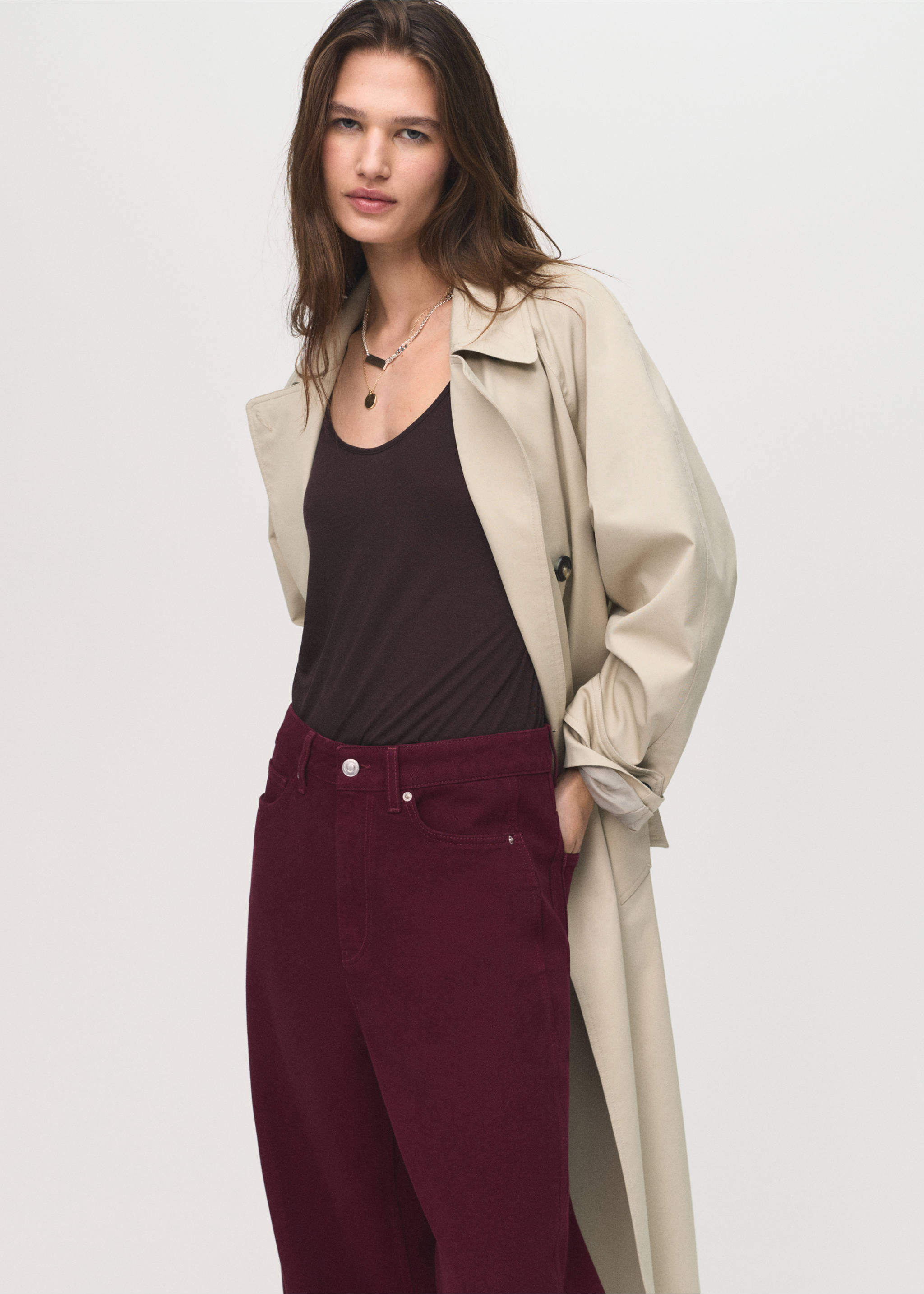 High-waisted barrel jeans - Details of the article 1, Wine. Ref: 17014792-00.