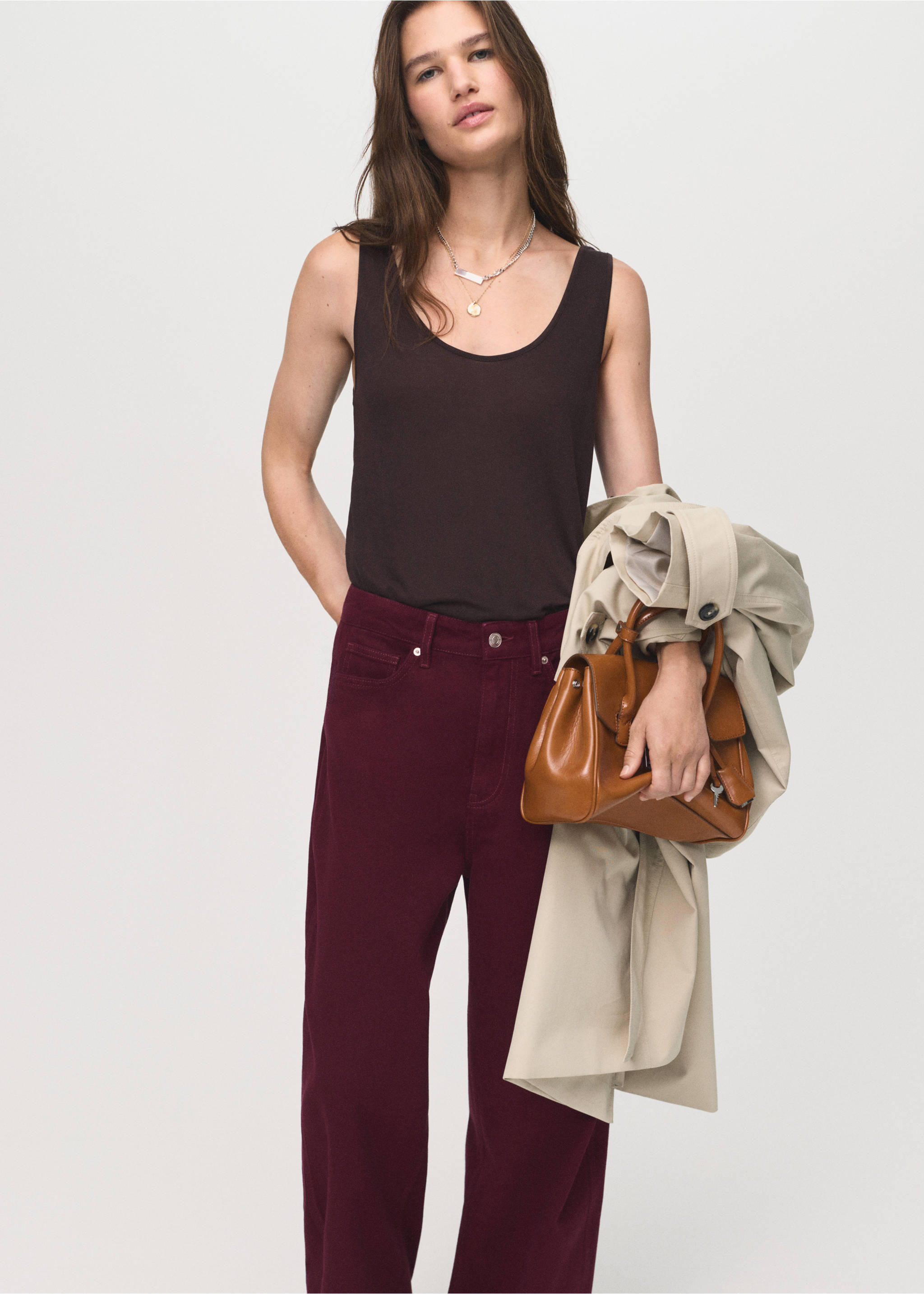 High-waisted barrel jeans - Details of the article 2, Wine. Ref: 17014792-00.