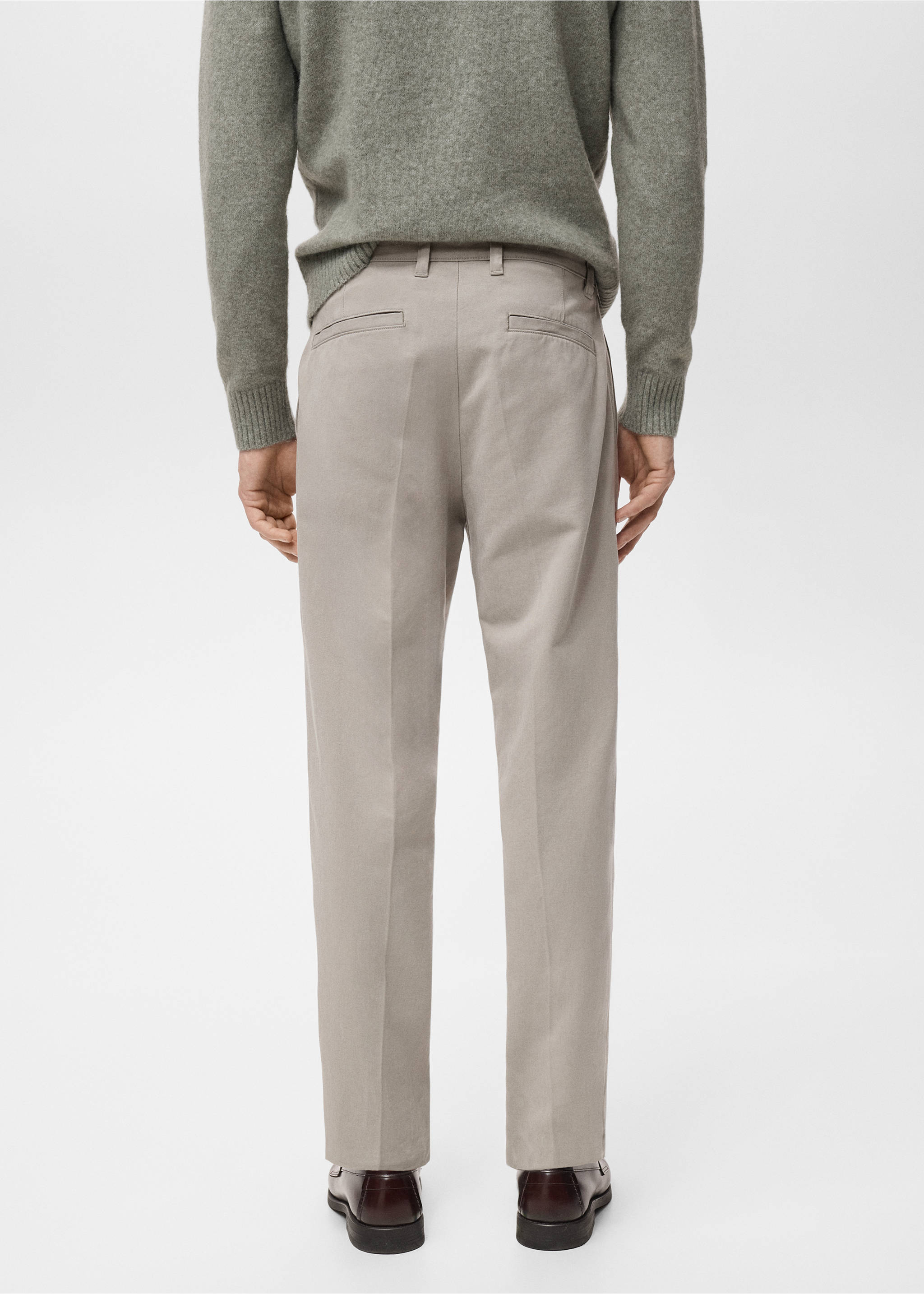 Cotton and lyocell straight-leg pleated trousers - Reverse of the article, Light/Pastel Grey. Ref: 17015142-00.