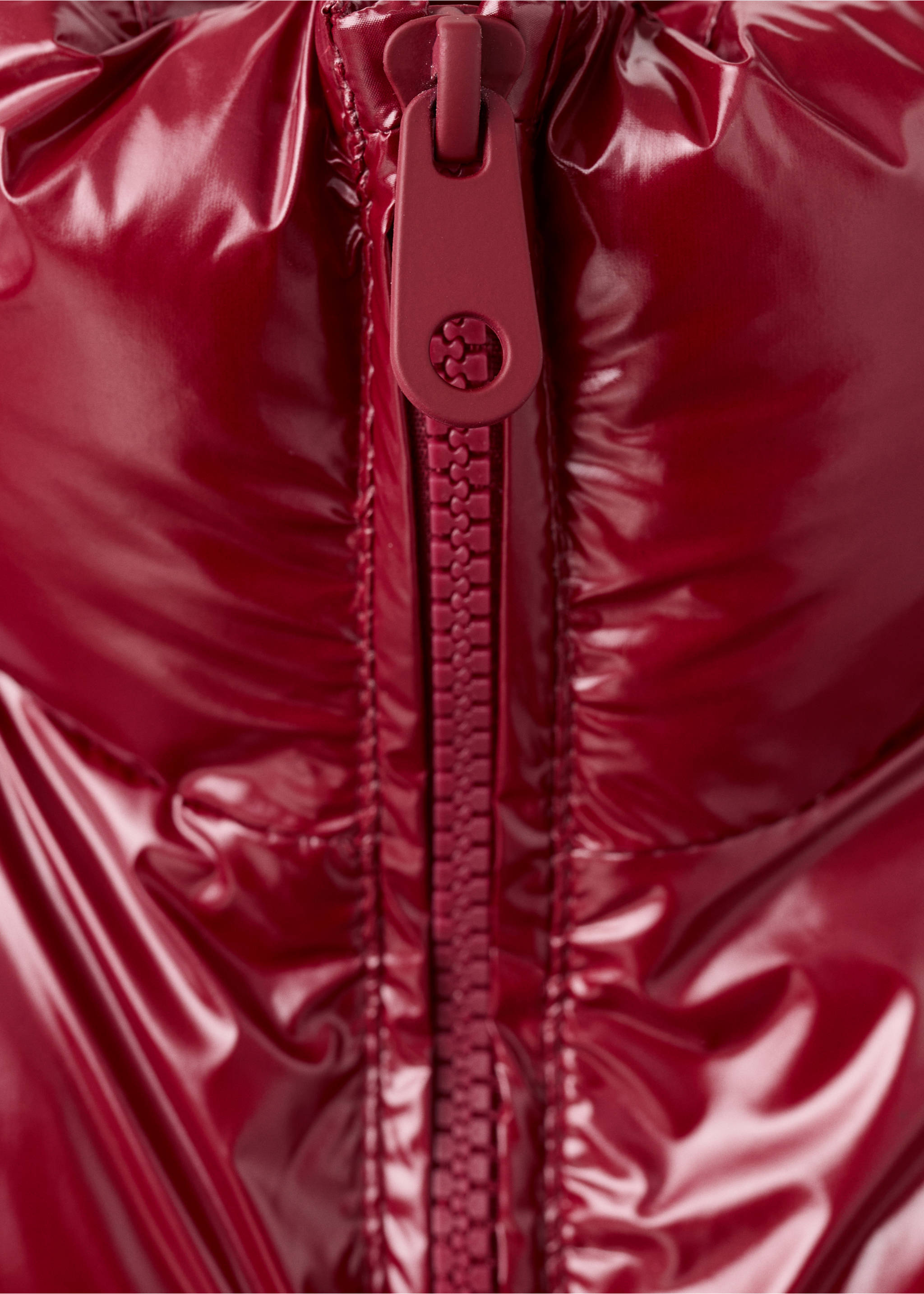 Shiny quilted anorak - Details of the article 8, Burgundy. Ref: 17015790-00.