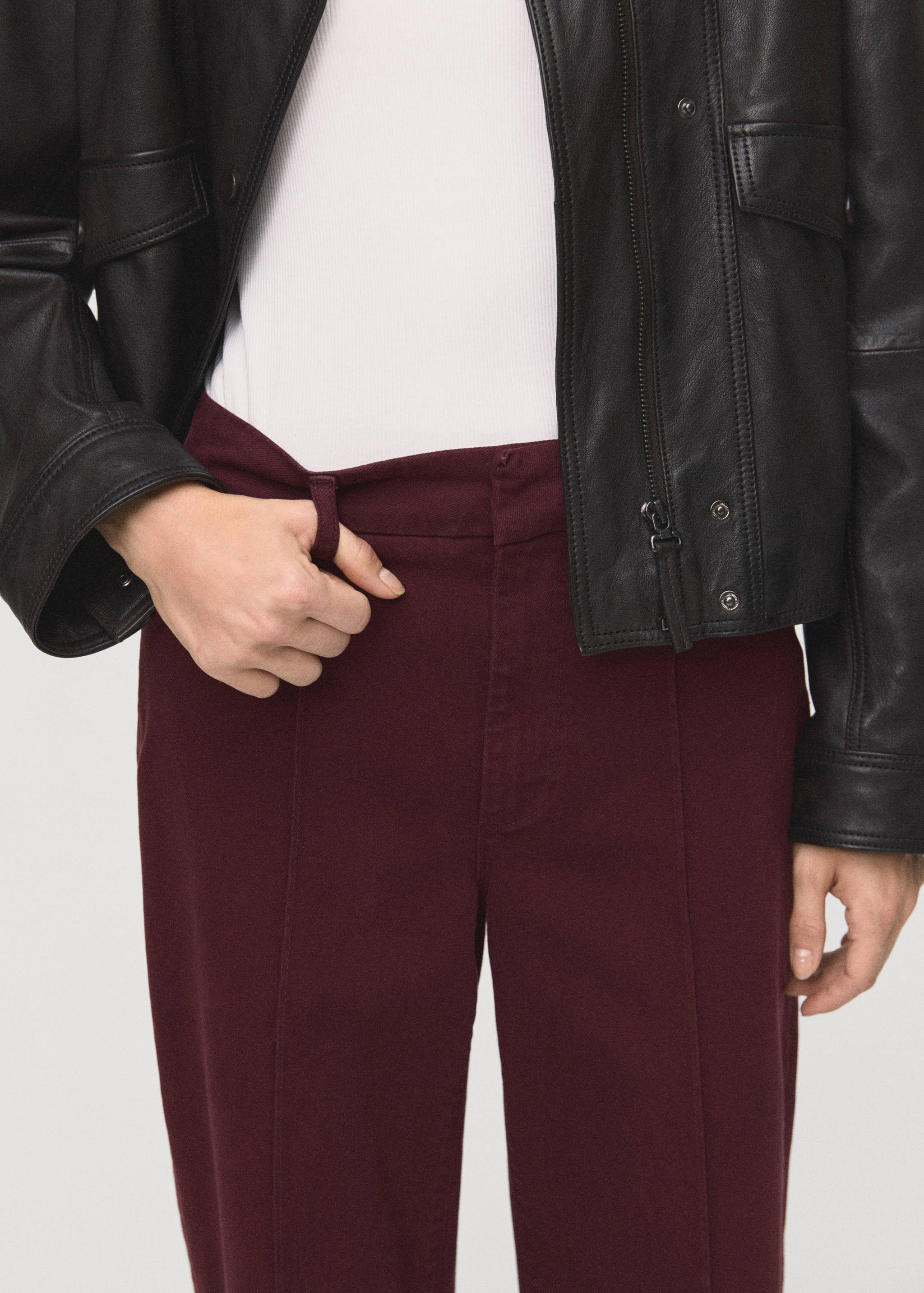 High-waisted wide leg jeans with stitching - Details of the article 3