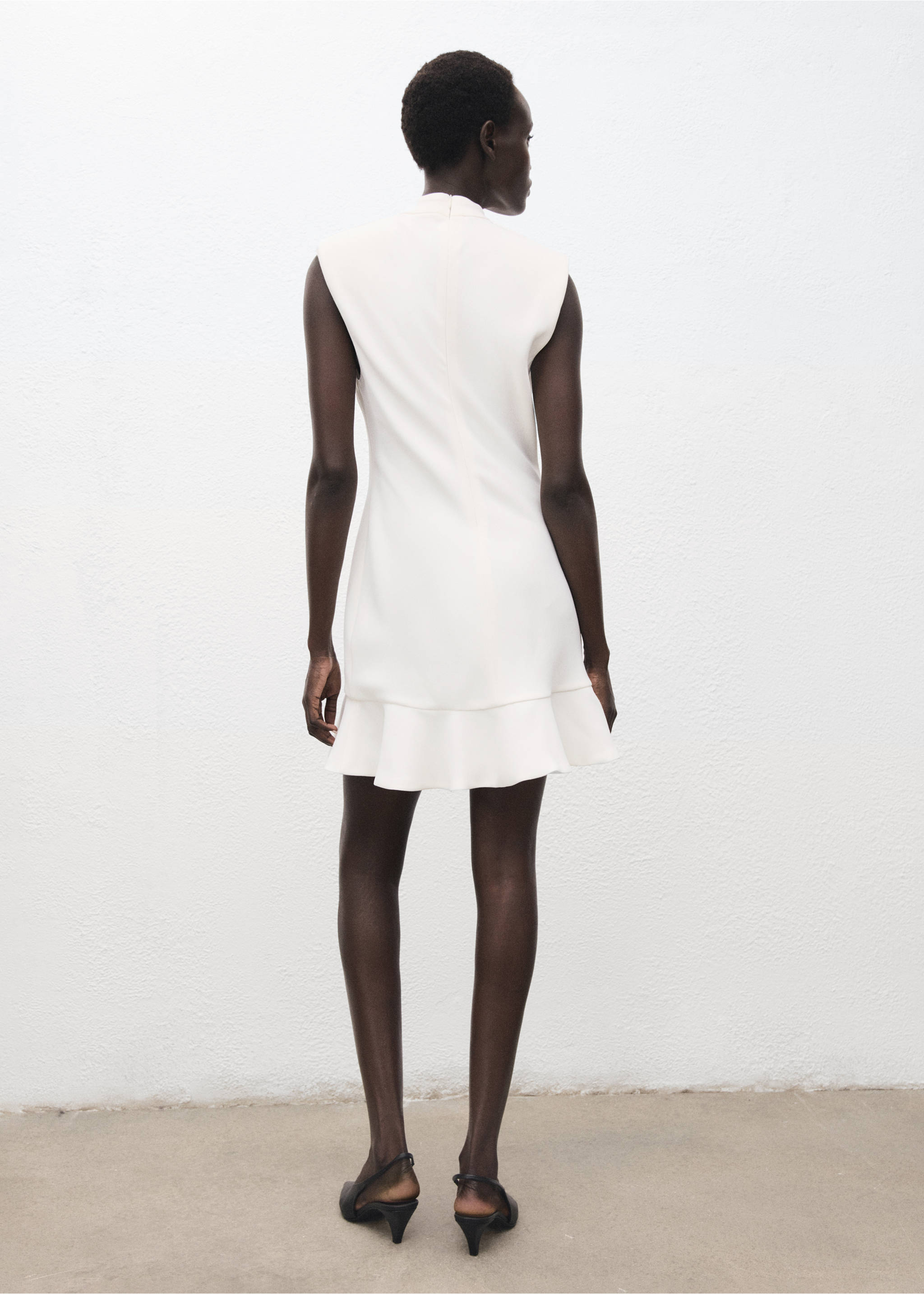High-neck dress with ruffle - Reverse of the article, Ecru. Ref: 17015827-00.