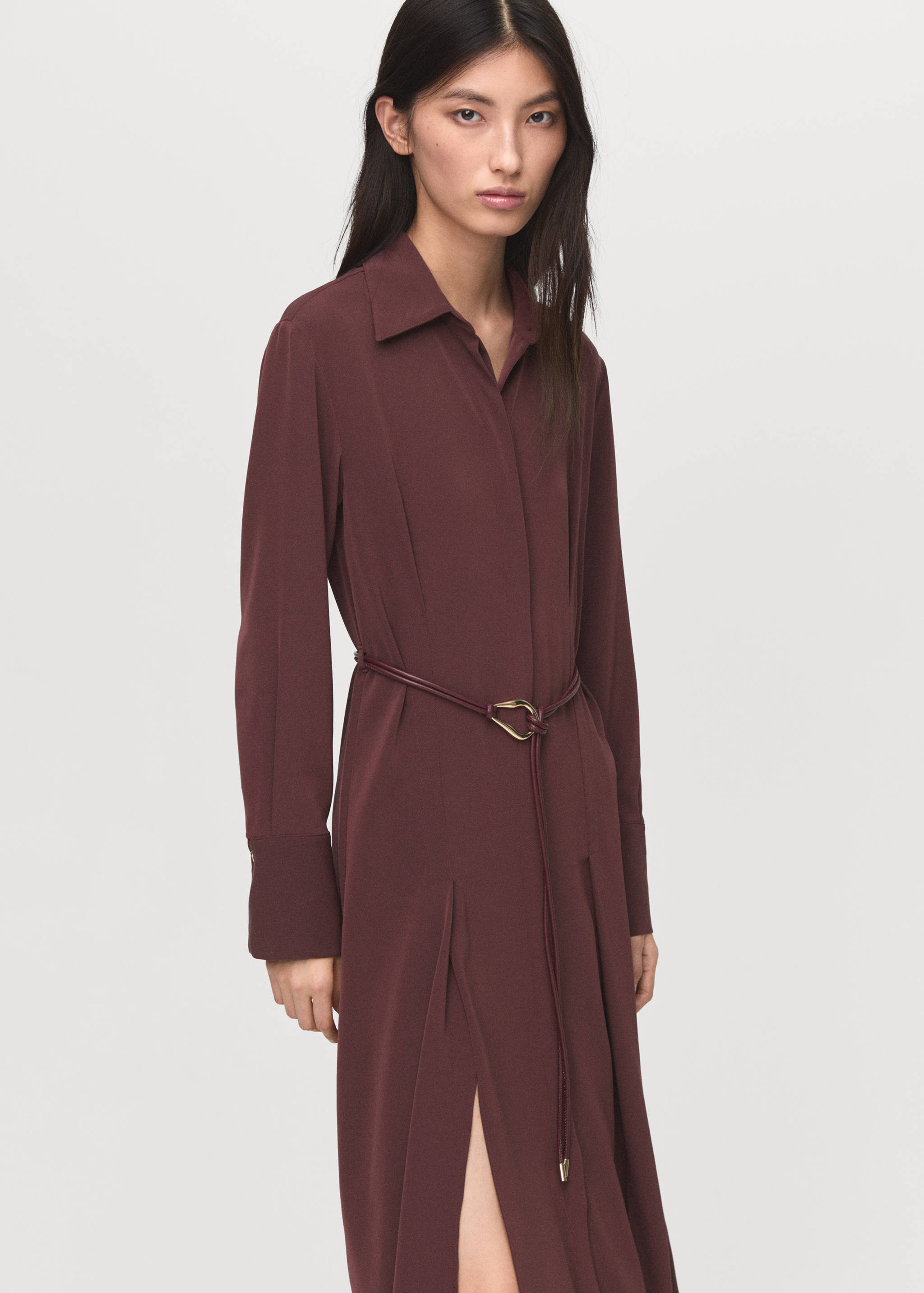 Hemdkleid mit Gürtel - Mittlere Ansicht