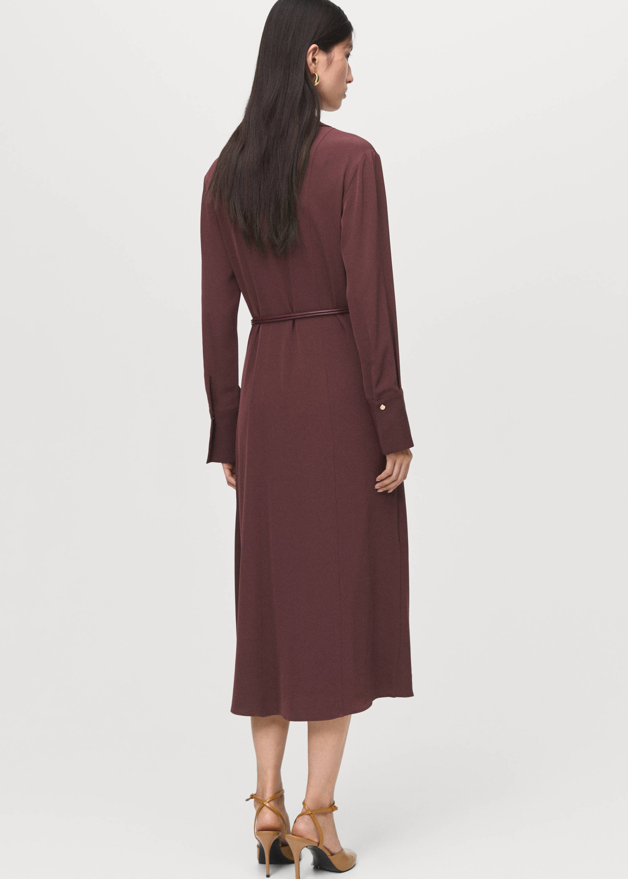 Hemdkleid mit Gürtel - Rückseite des Artikels