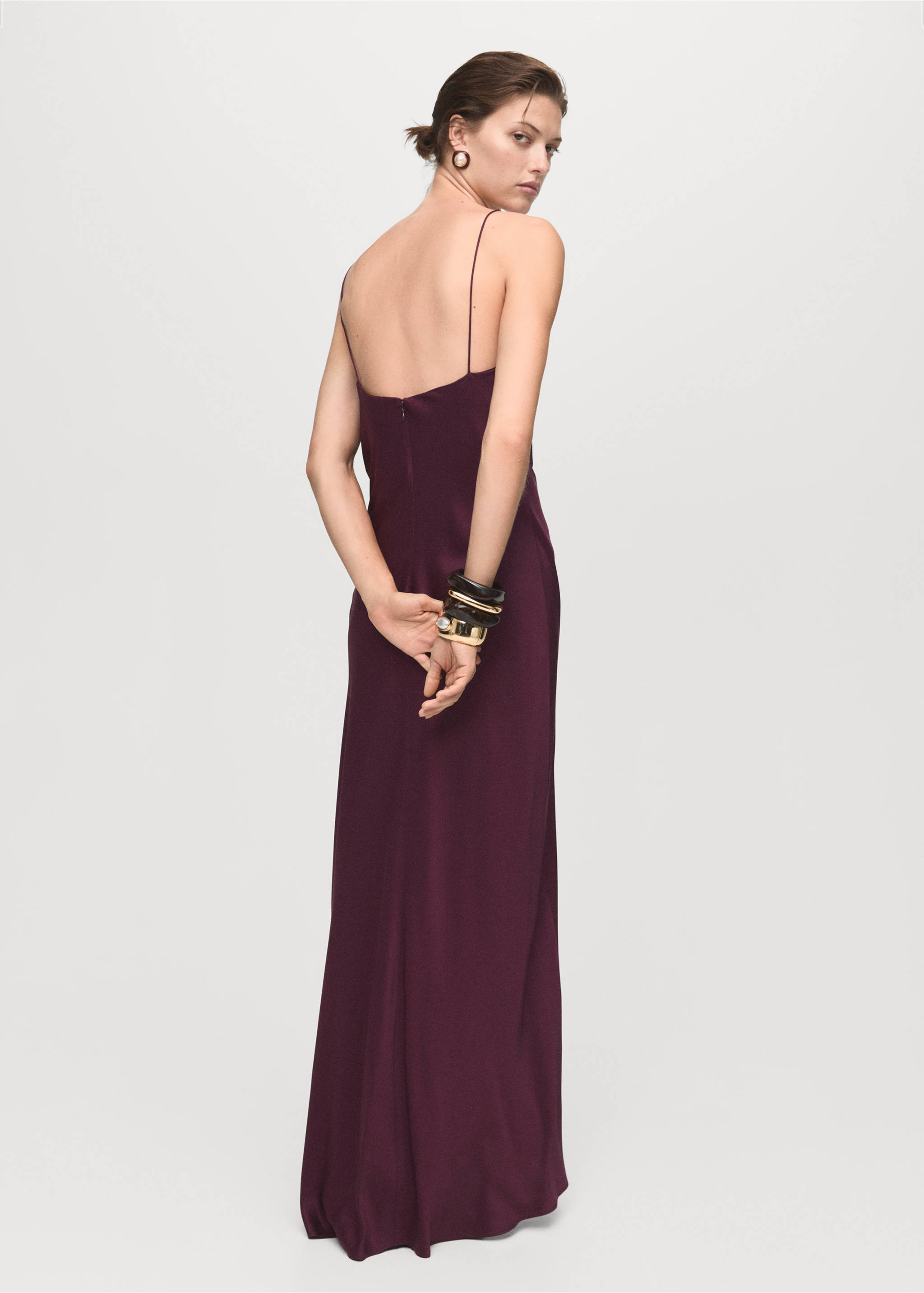 Long dark purple slip dress with thin straps, back view., Wine. Ref: 17015833-00.
