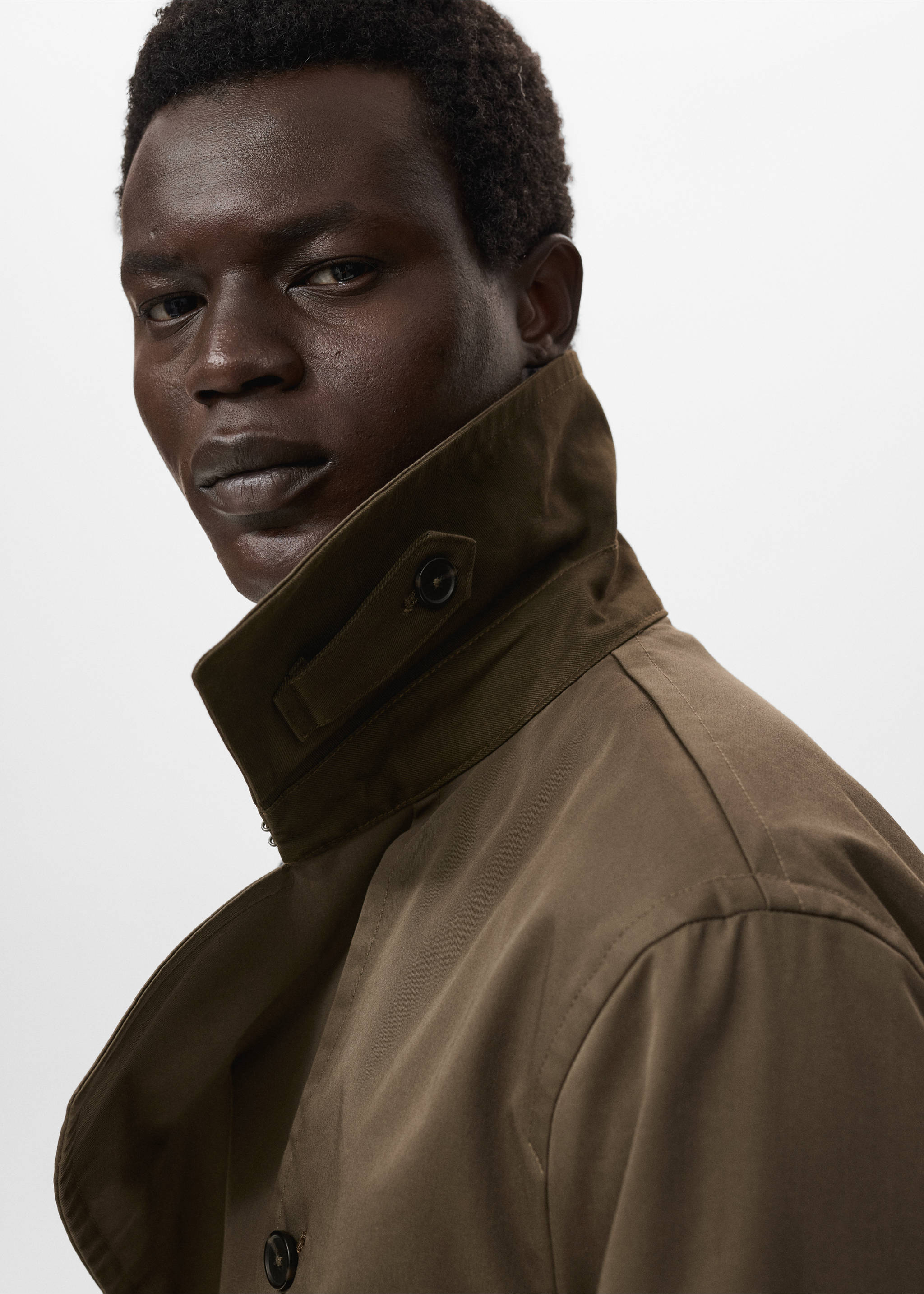 Water-repellent belted trench coat - Details of the article 1, Olive Green. Ref: 17015970-00.