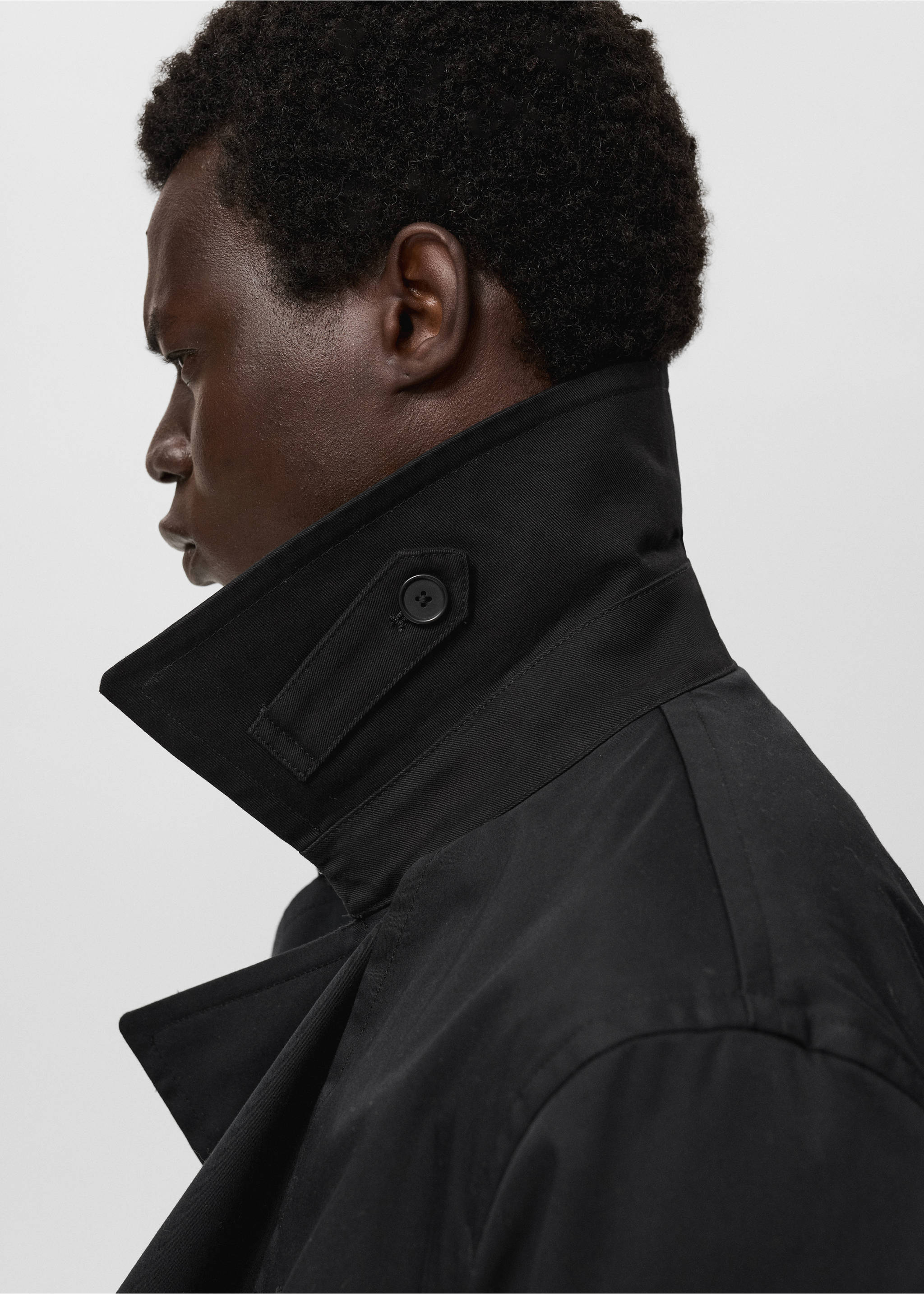 Water-repellent belted trench coat - Details of the article 1, Black. Ref: 17015970-00.