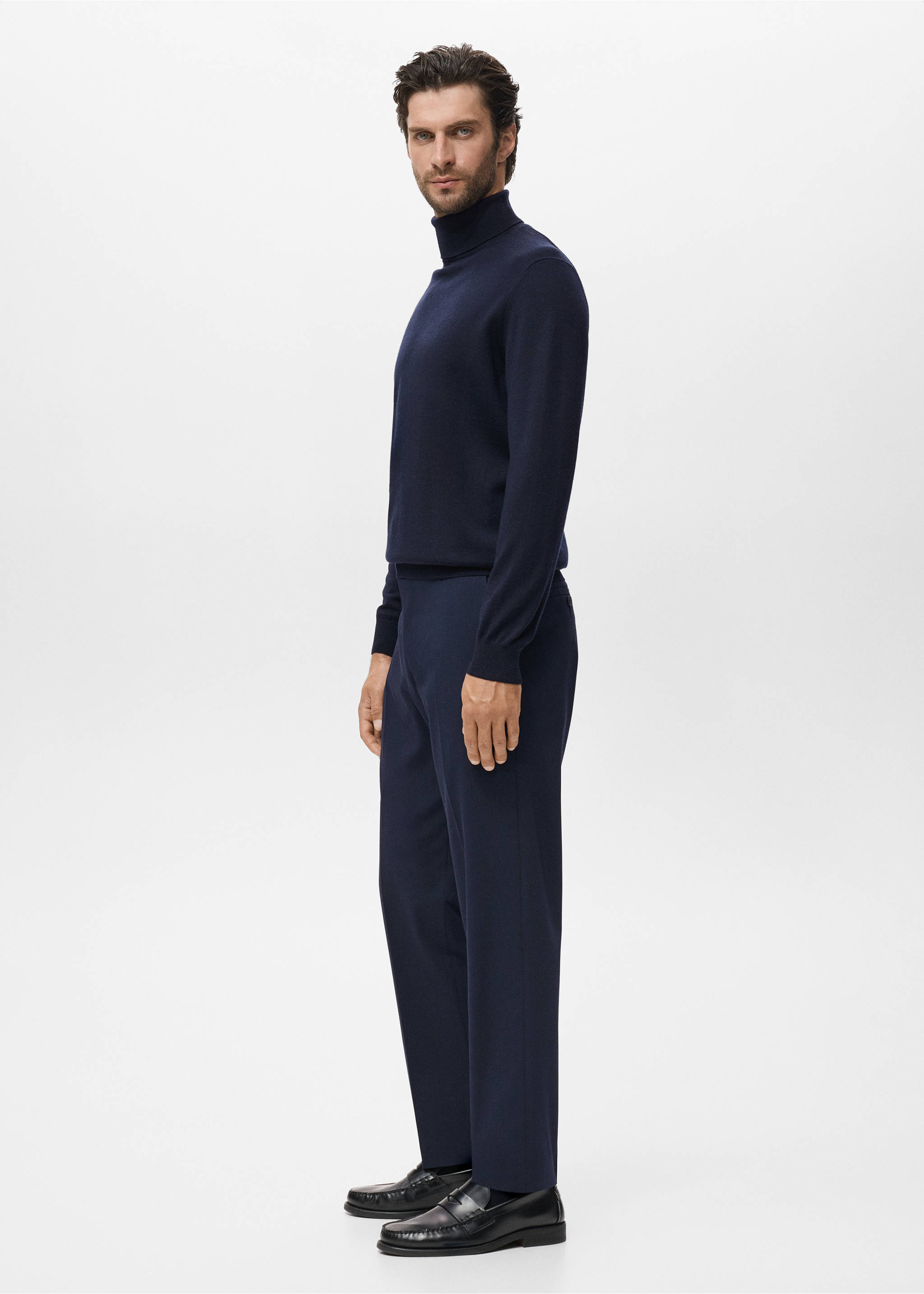 Dark navy blue turtleneck sweater in a fitted silhouette with long sleeves., Navy. Ref: 17015972-00.