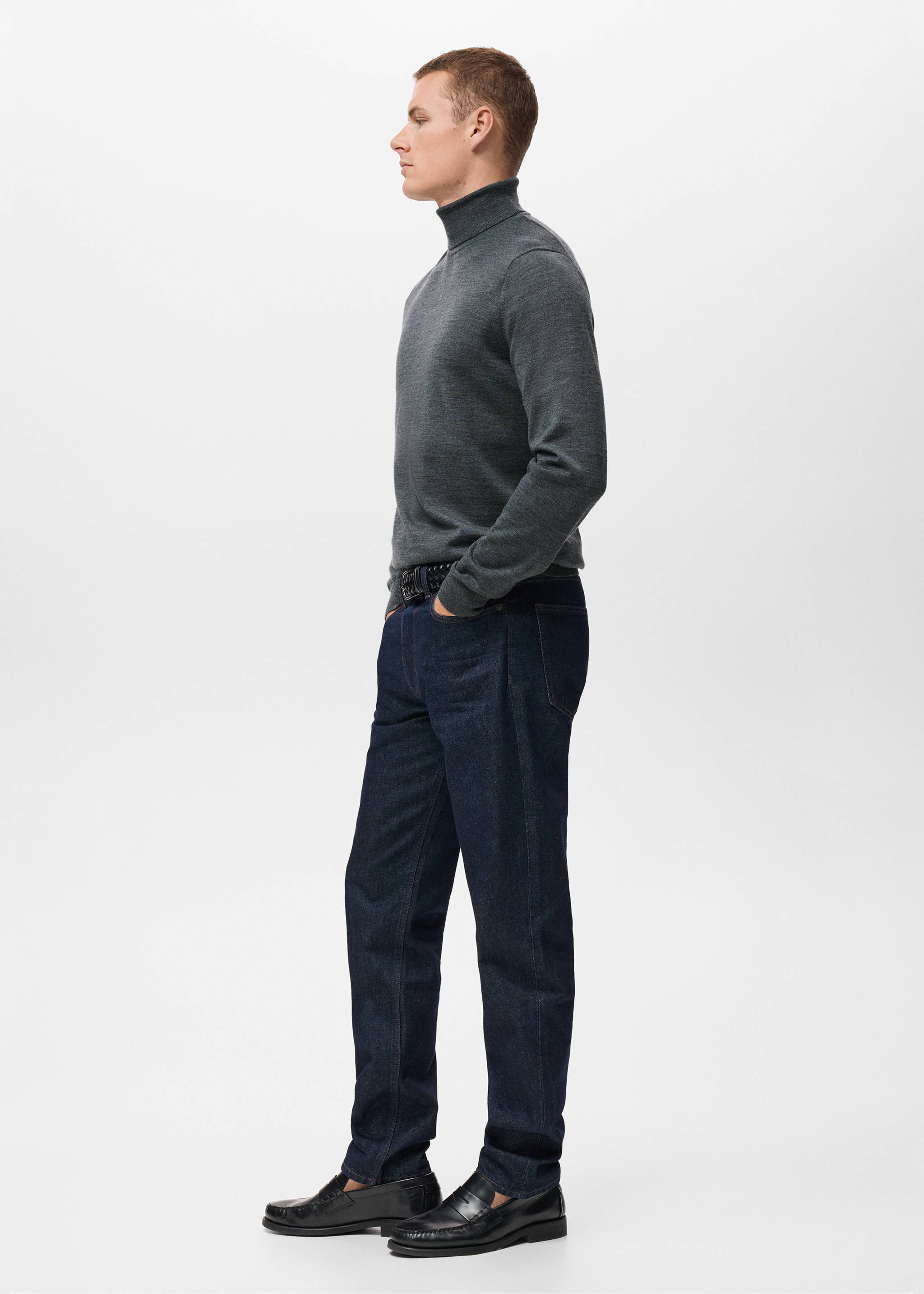 Dark grey turtleneck jersey in a fitted silhouette with long sleeves.
