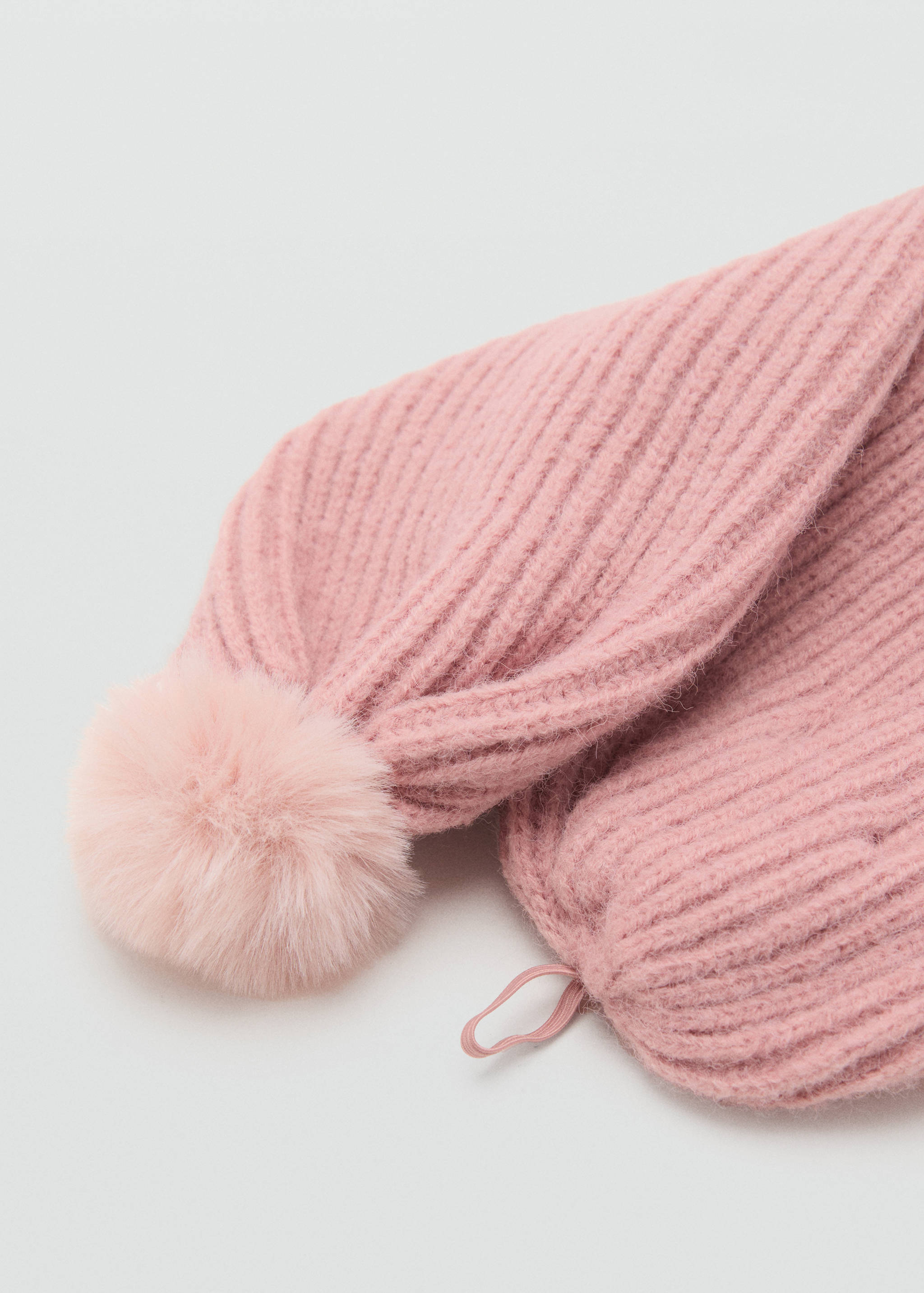 Knitted scarf with tassel - Medium plane