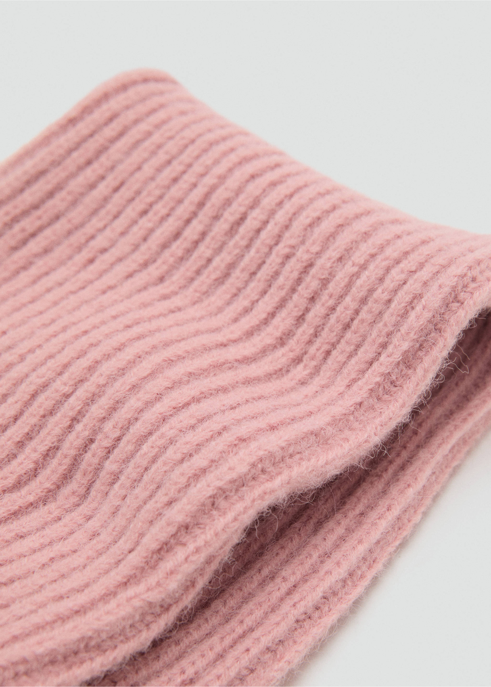 Knitted scarf with tassel - Details of the article 1, Pale Pink. Ref: 17015986-00.