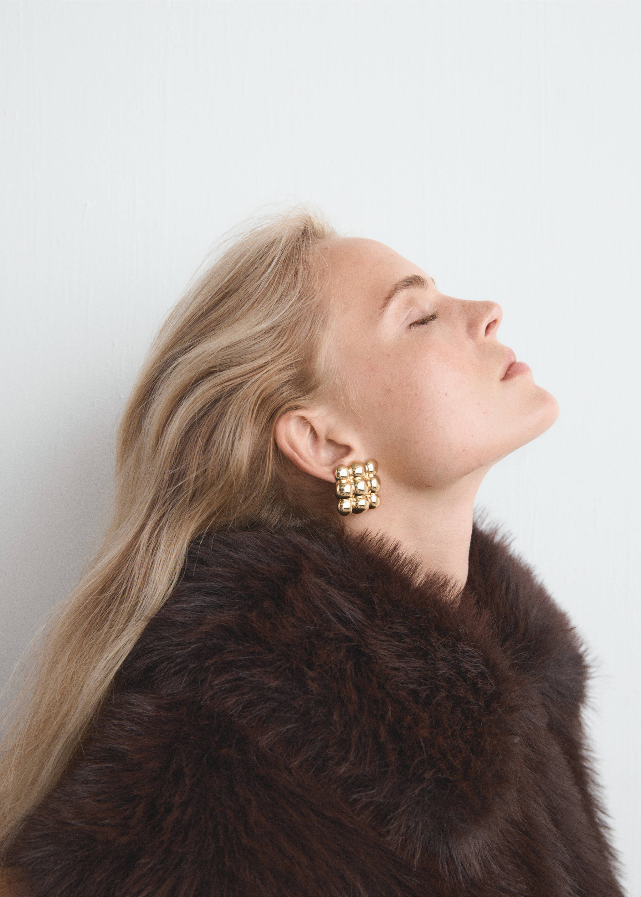 Embossed square earrings - General plane, Gold. Ref: 17016000-00.