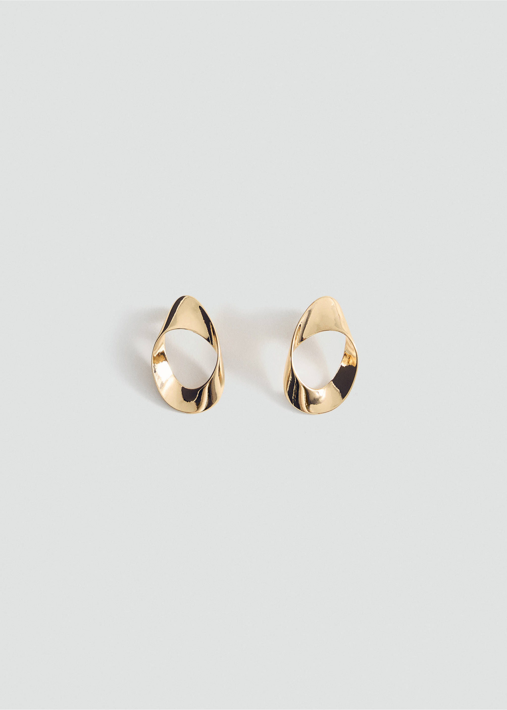 Twisted hoop earrings - Article without model, Gold. Ref: 17016001-00.